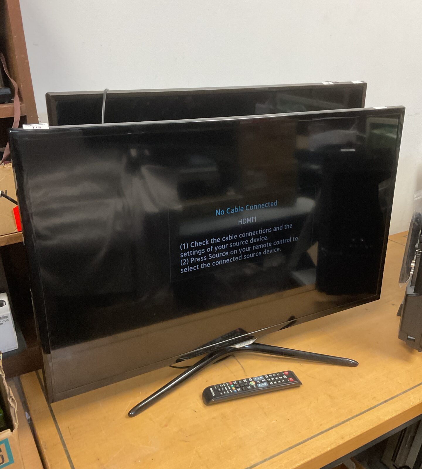 Samsung 39” hd smart tv working with remote