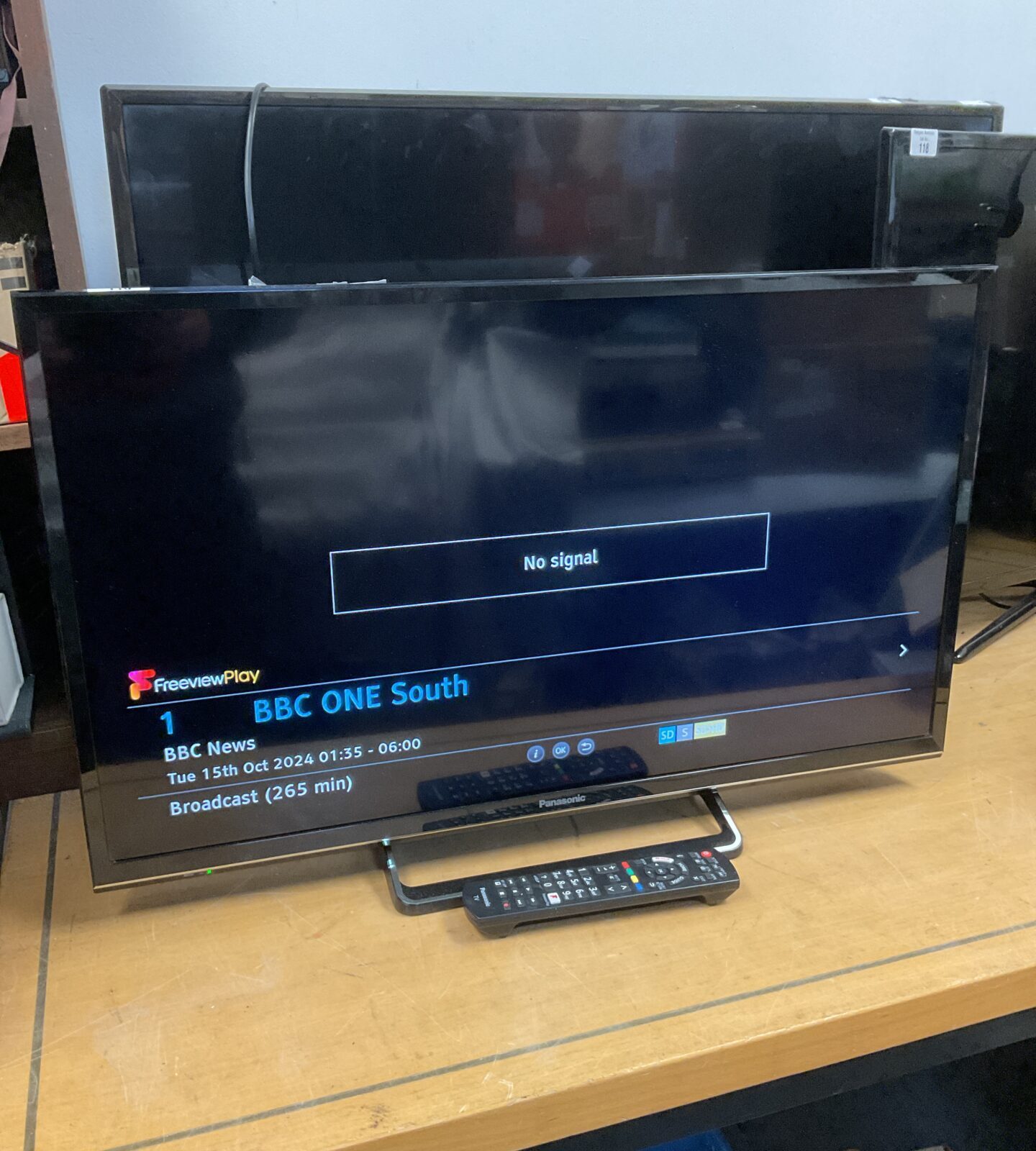 Panasonic 32” hd led tv working with remote