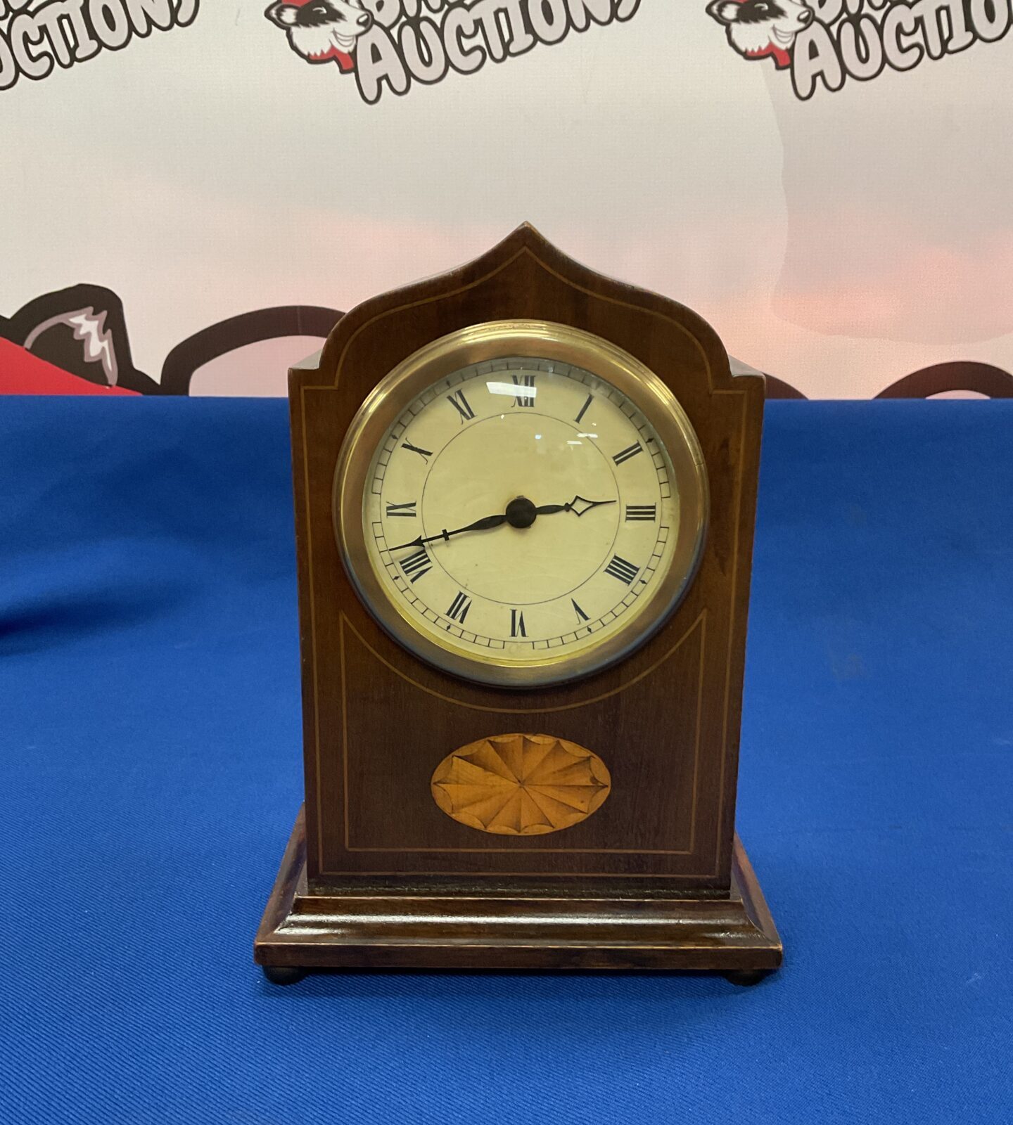 Inlaid mahogany quartz Mantle clock