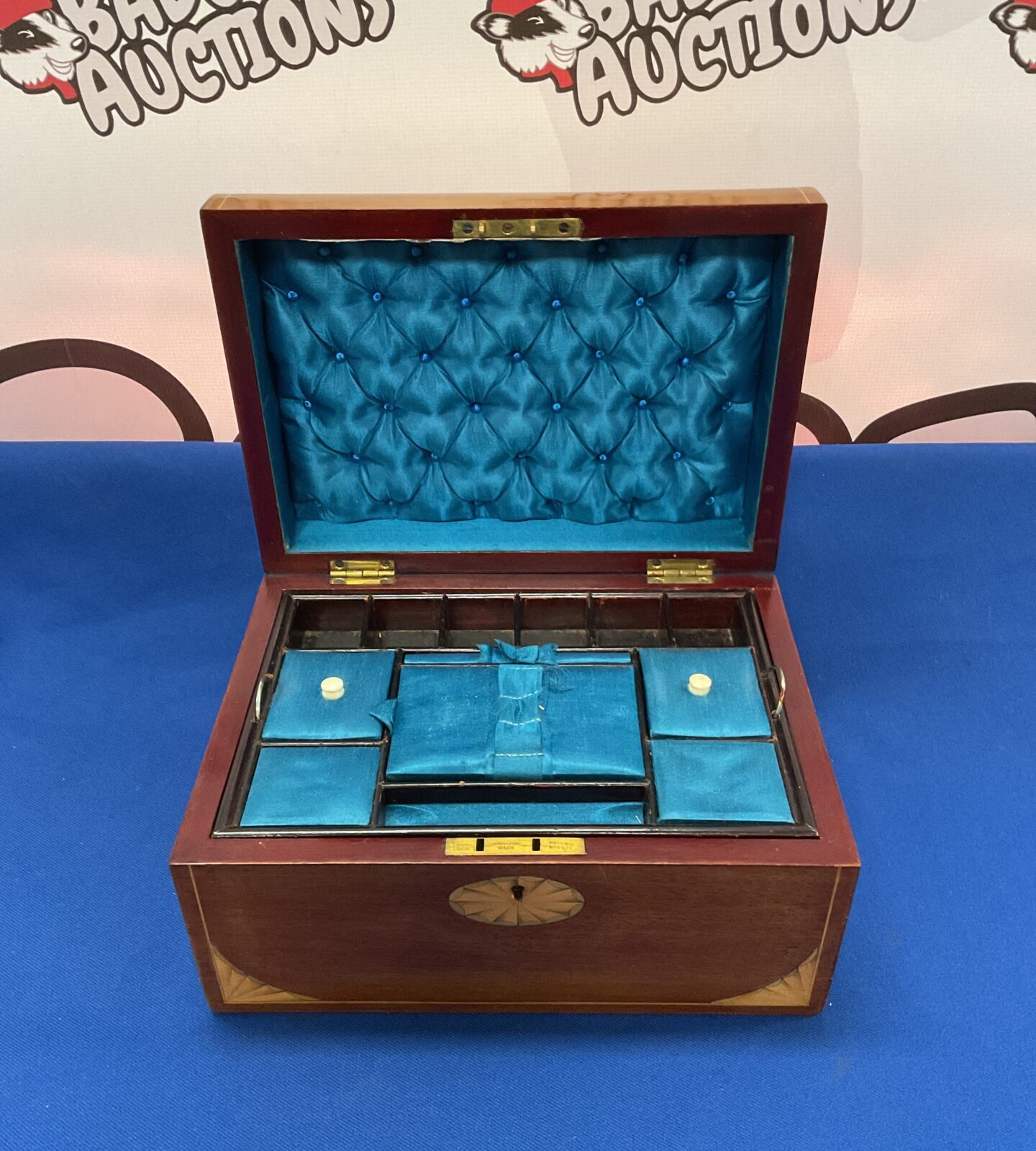 Vintage mahogany inlaid jewellery box