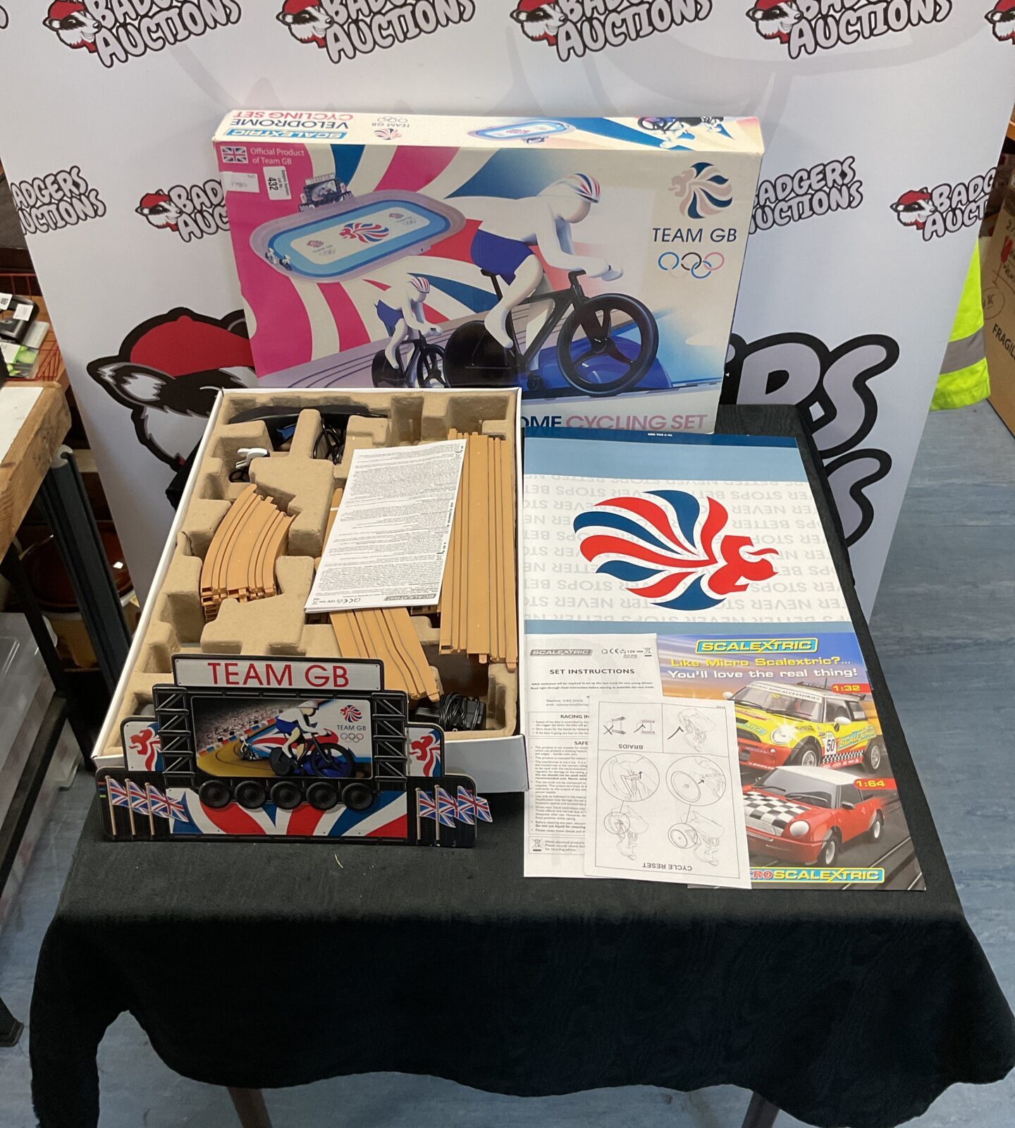 Scalextric Team Gb velodrone cycling set boxed with manuals