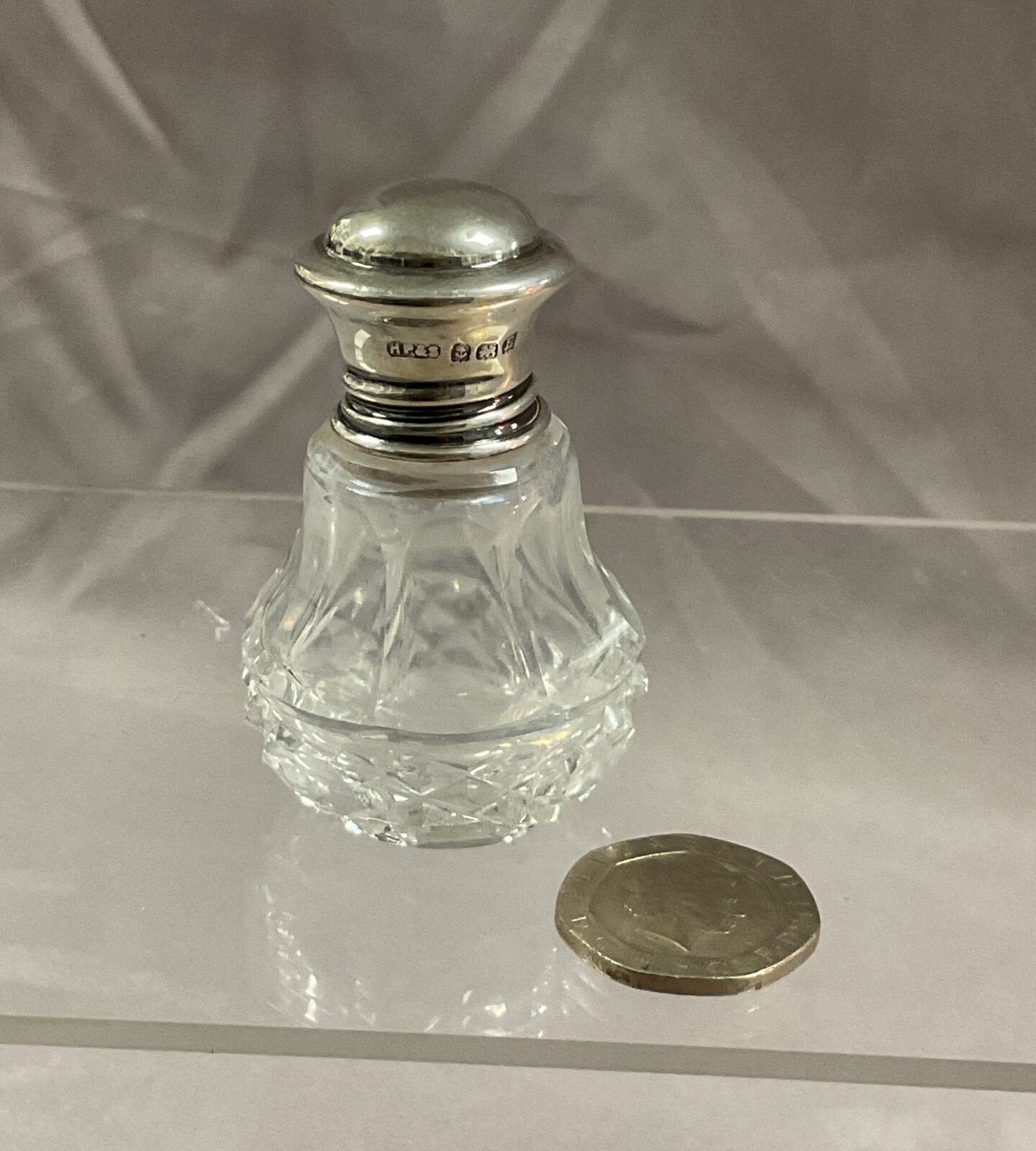 Silver topped scent bottle Henry Perkins &  sons Birmingham 1929