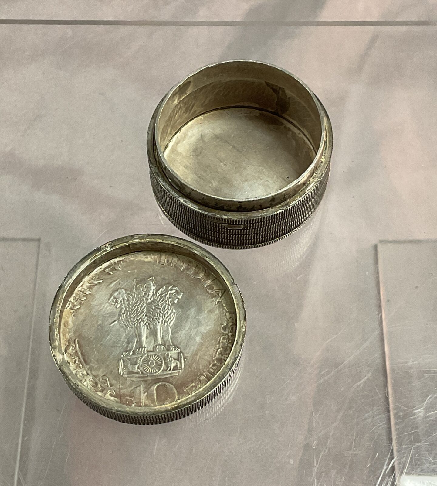 1869 - 1948 Ghandi Gandhi coin lidded trinket pot - Image 2