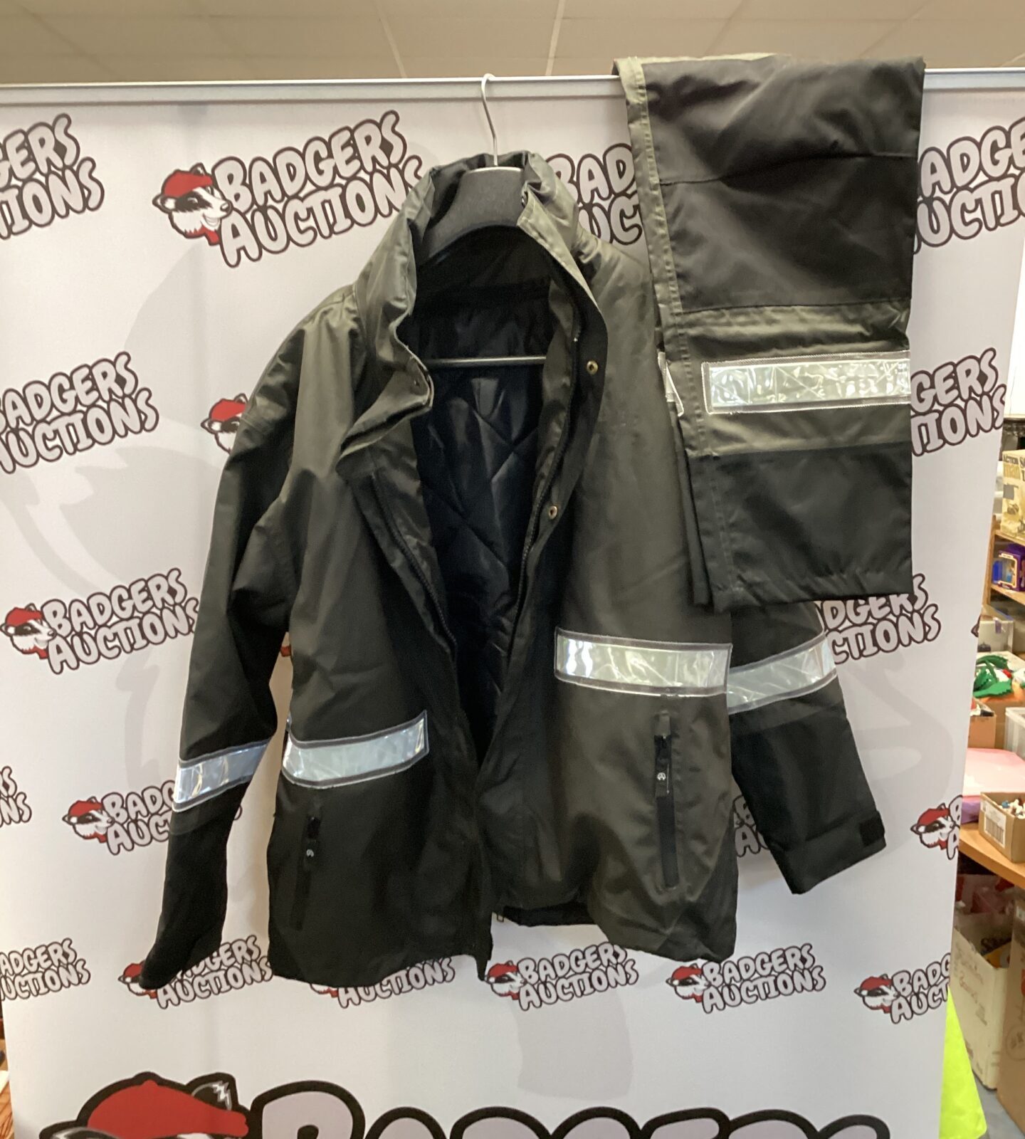 Black Elka safety reflective jacket with trousers size L