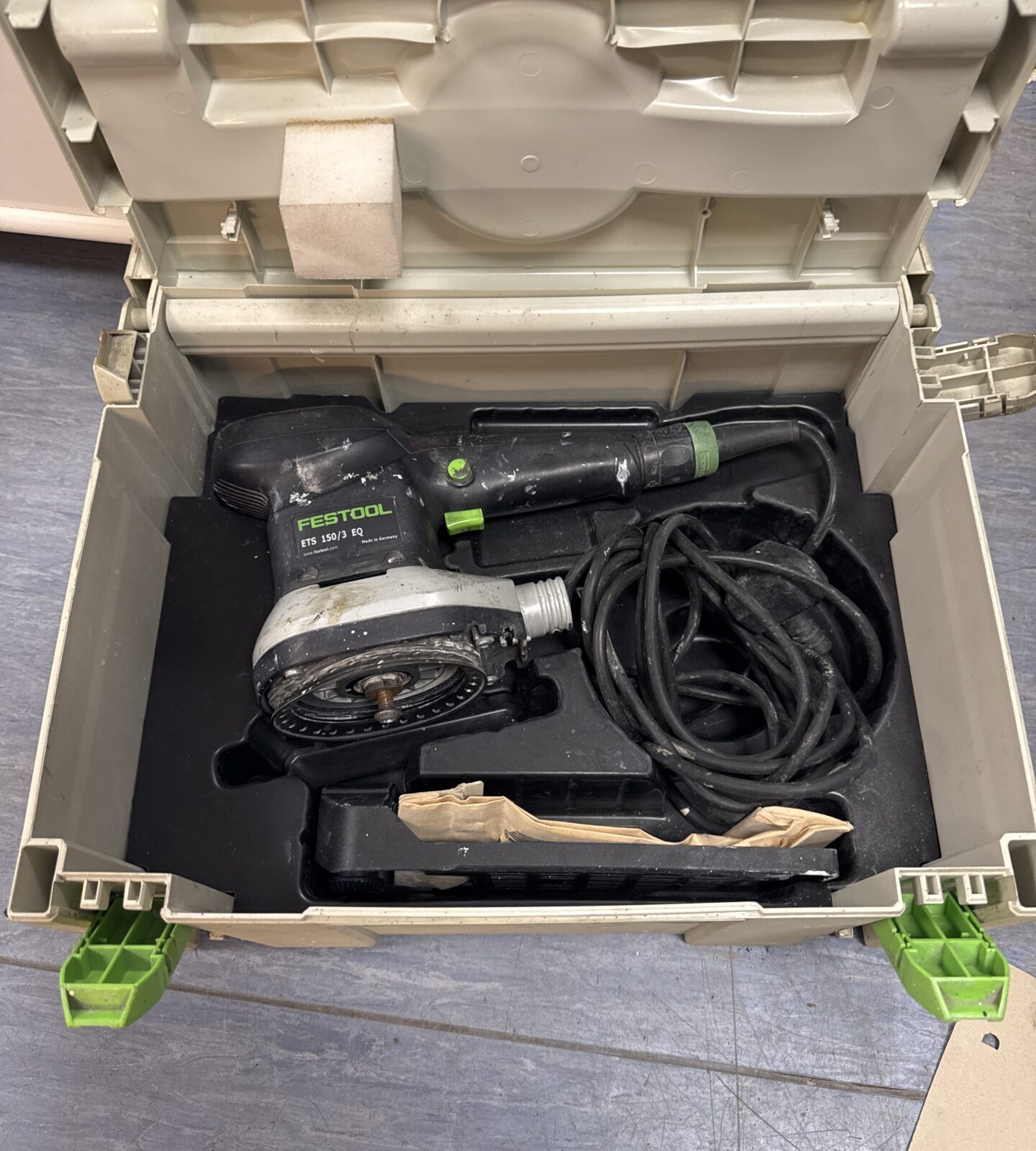 Festool ets 150/3 eq orbital sander - working, needs pad