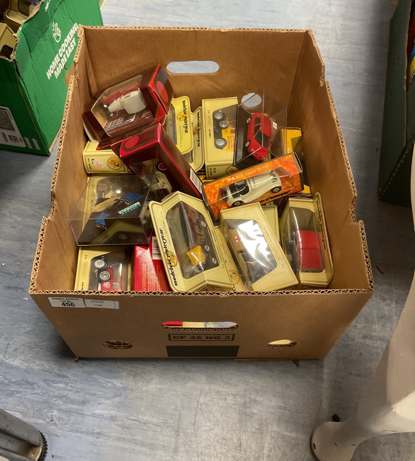 Box of mixed boxed diecast models inc matchbox