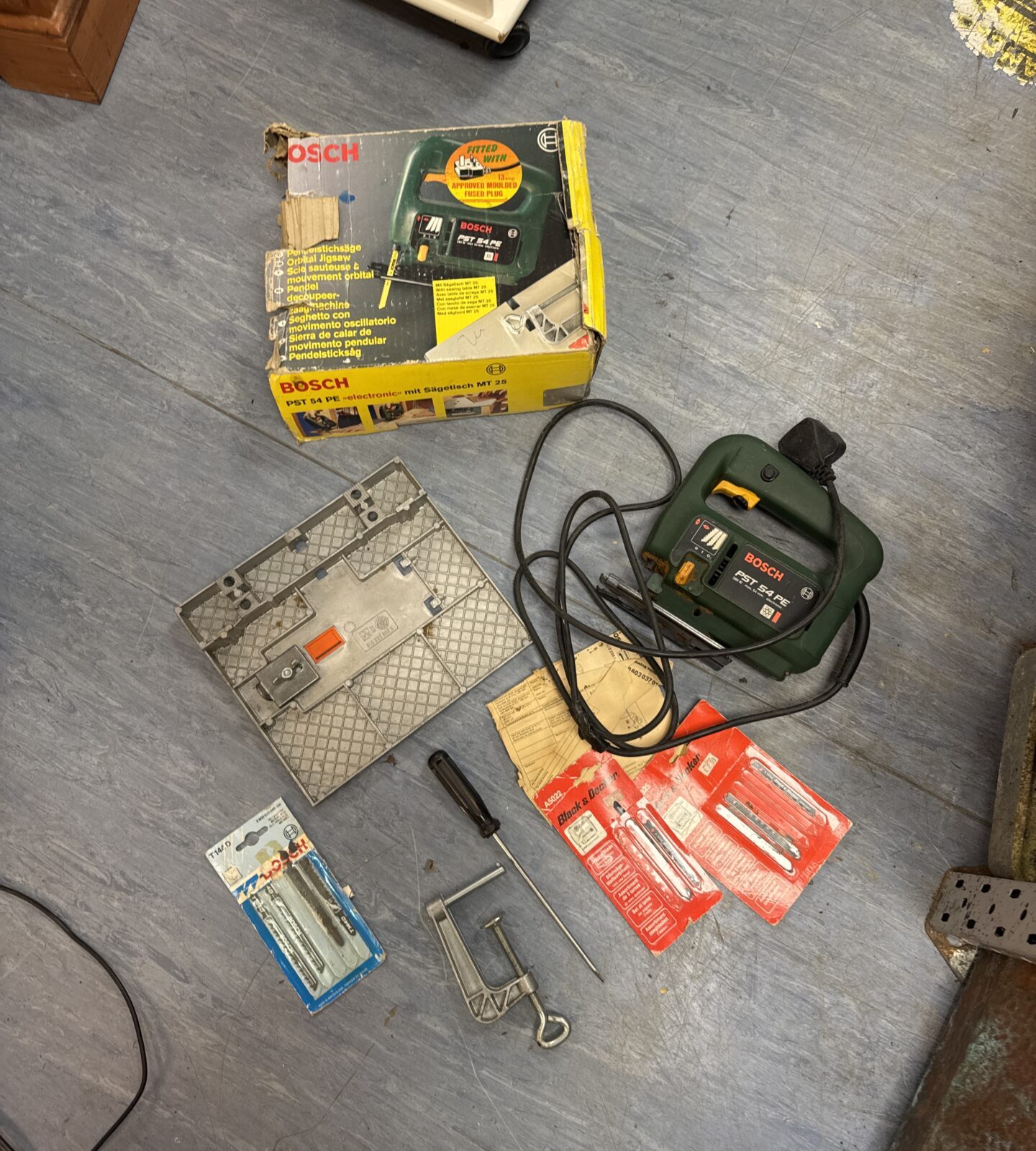 Bosch pst 54 pe corded jigsaw with spare blades & accessories - working, cable has been repaired