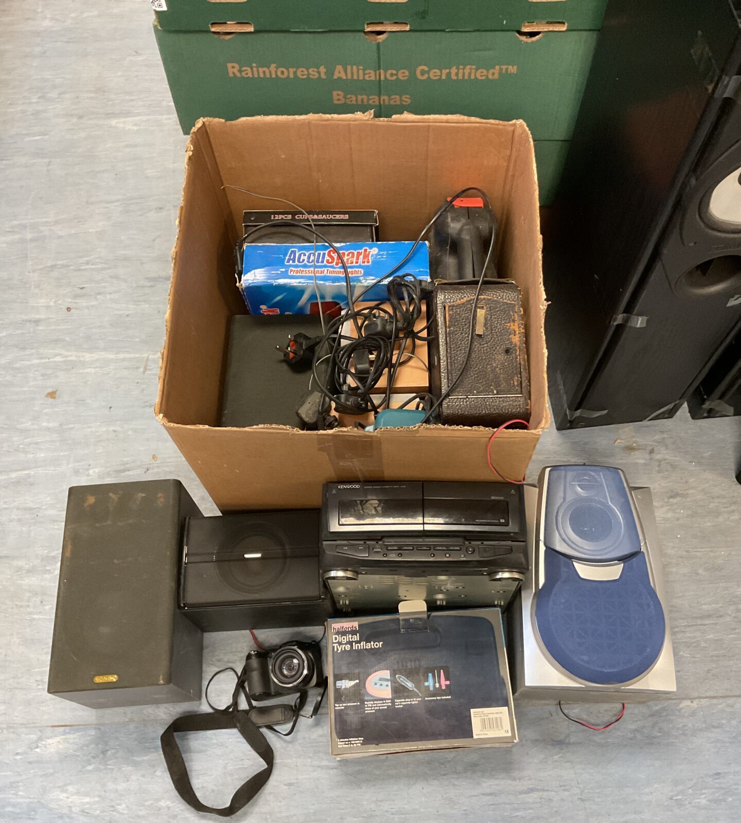 Box of mixed electricals inc sonos speakers
