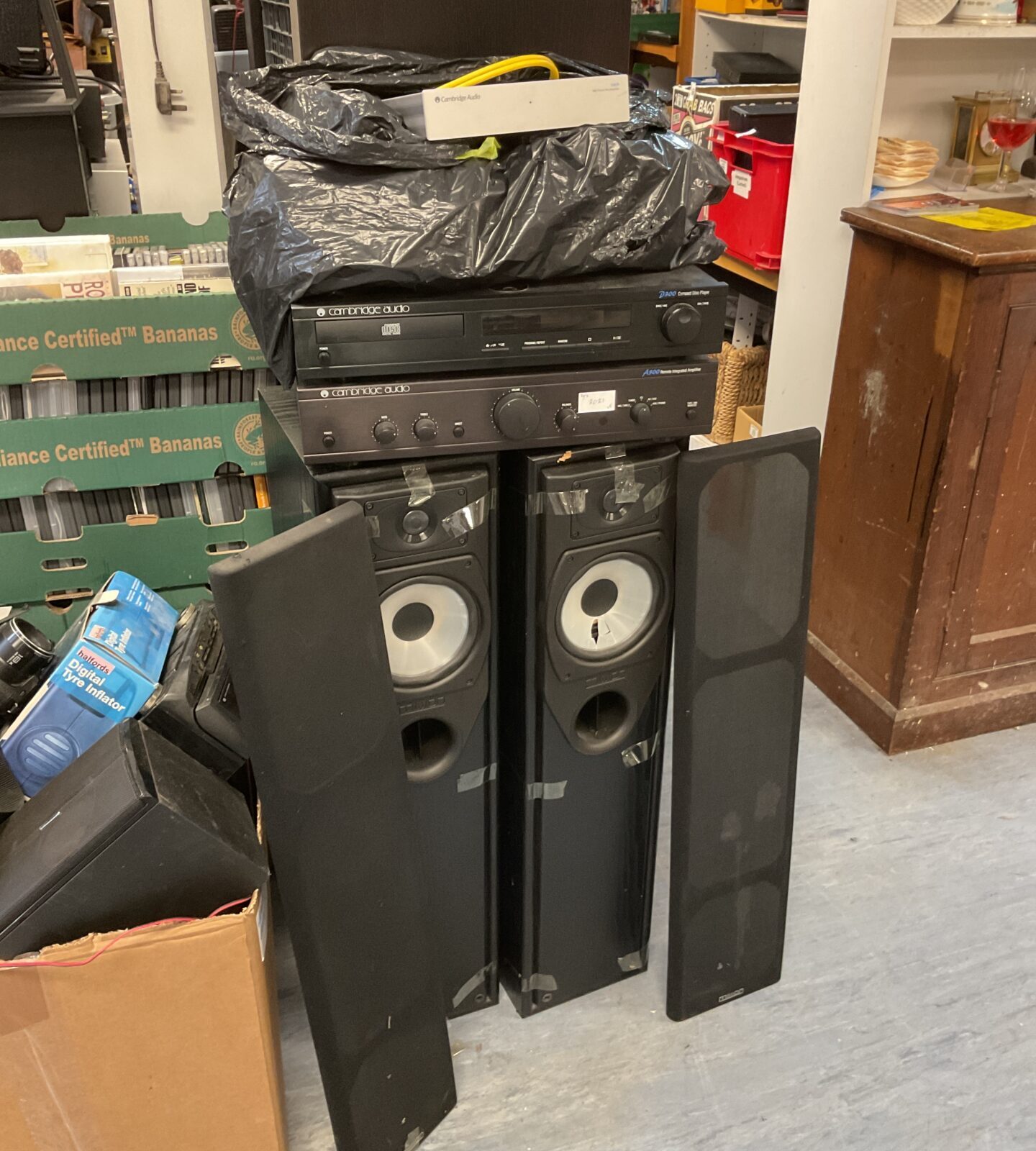 Cambridge audio a500 amplifier, d300 cd player with mission 773 speakers (blown)