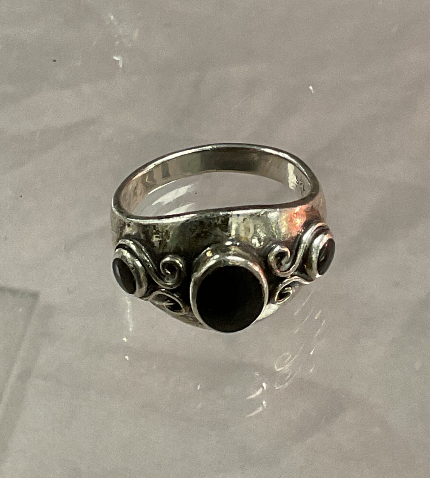 925 Silver art nouveau style onyx set ring size p