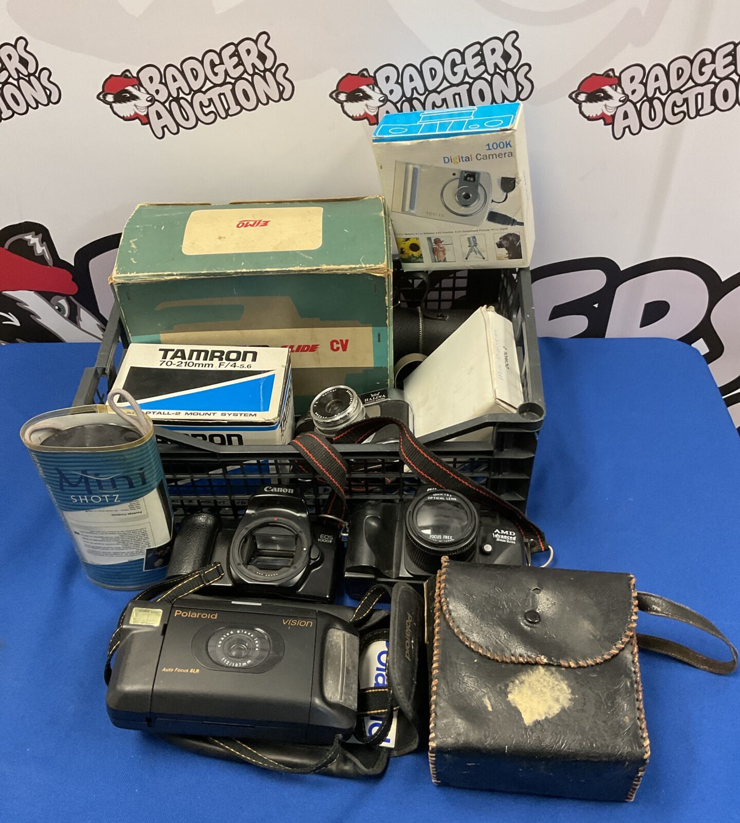 Tray of cameras including polaroid vision & canon eos 1000f