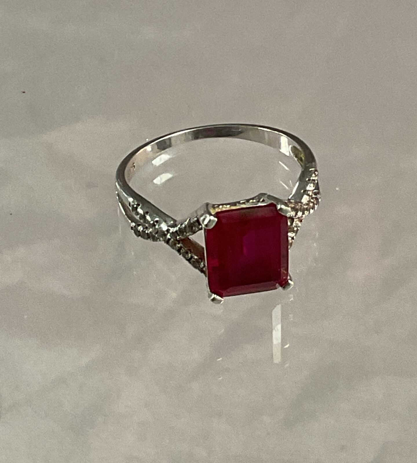 925 Silver ring set with red stone Size P