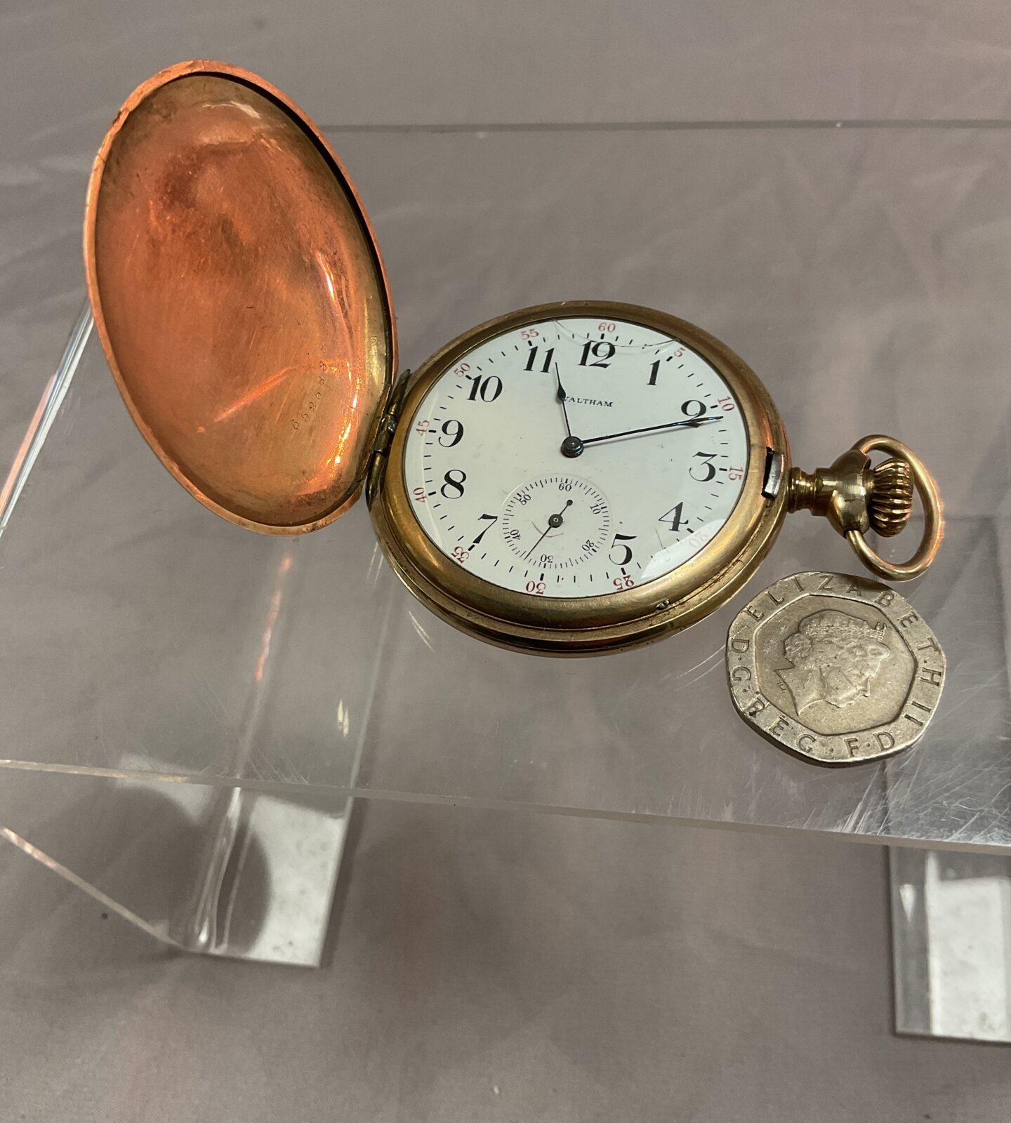 Vintage yellow metal Waltham pocket watch working glass cracked