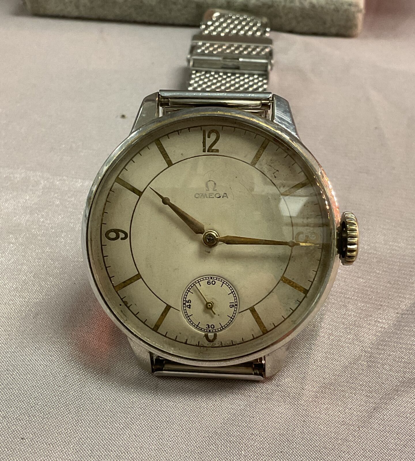 Vintage Omega jumbo mechanical movement wristwatch working