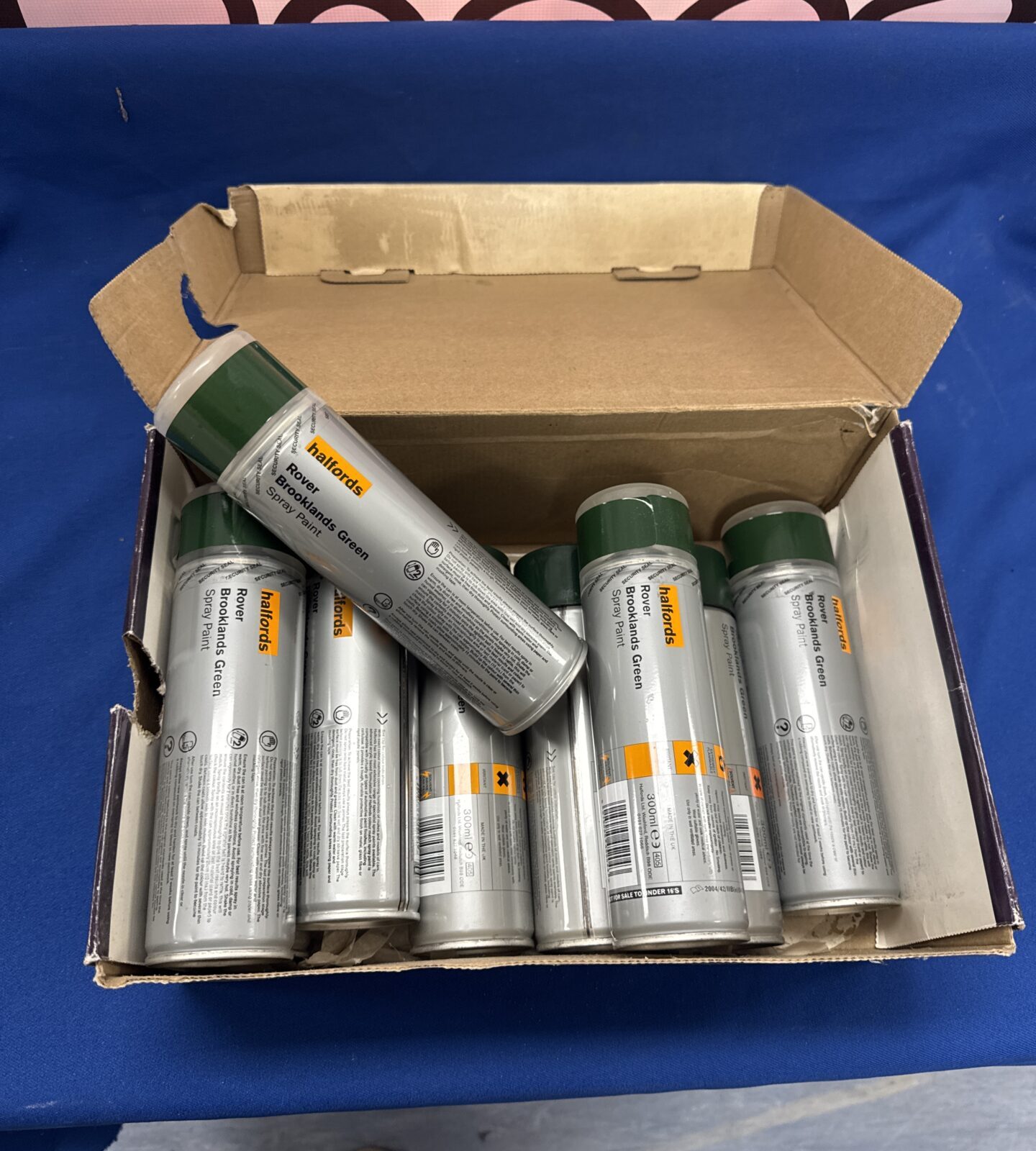 Quantity of sealed cans of Halfords rover brooklands green spray paint
