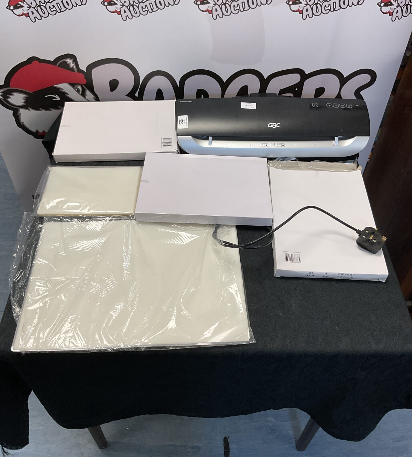 Gbc office laminator with pouches and sheets
