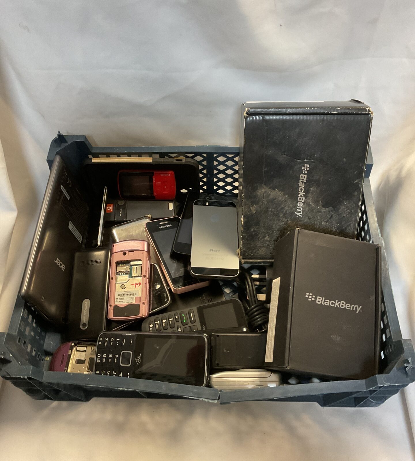 Tray of mobile phones inc apple