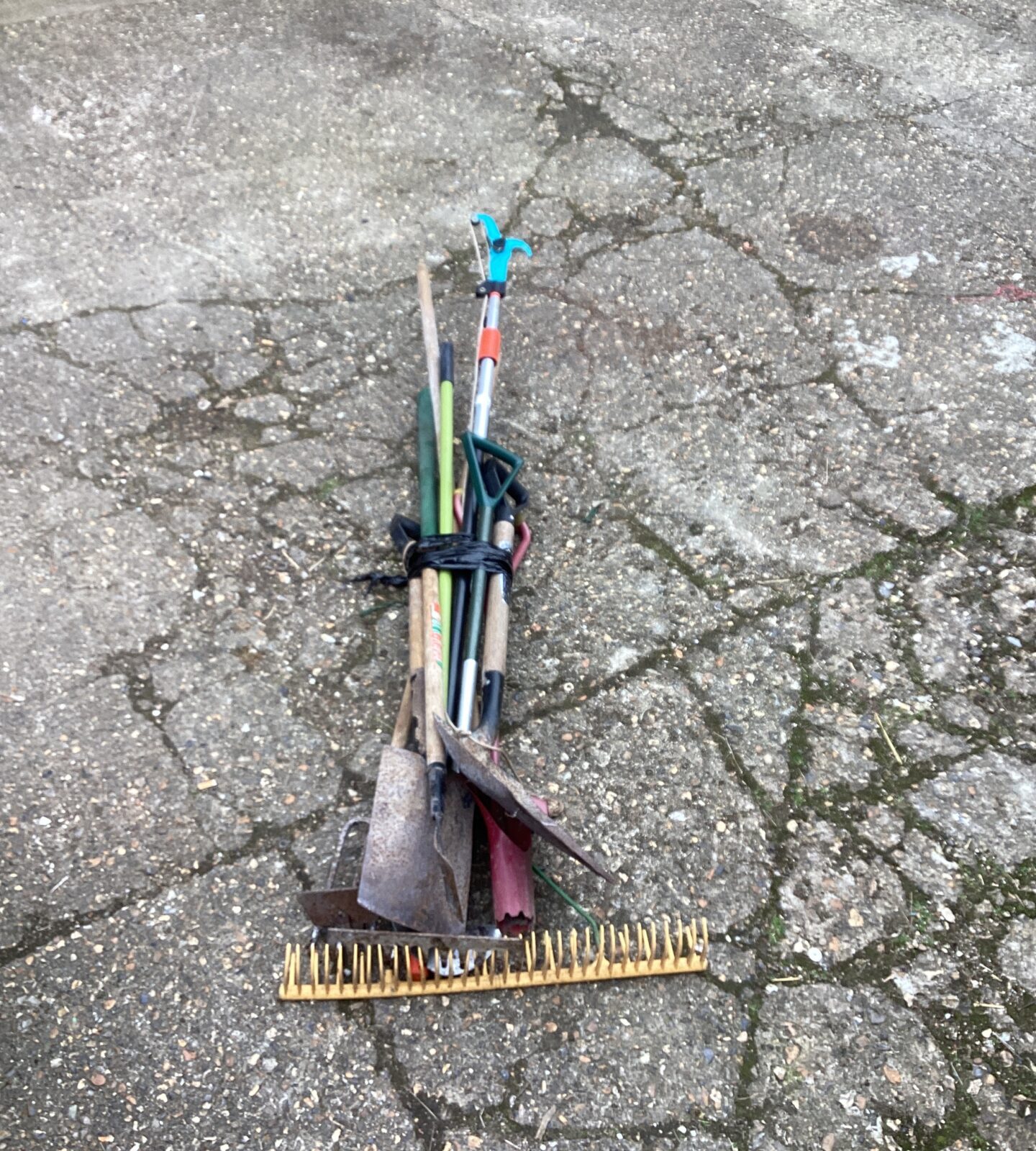 Bundle of garden tools
