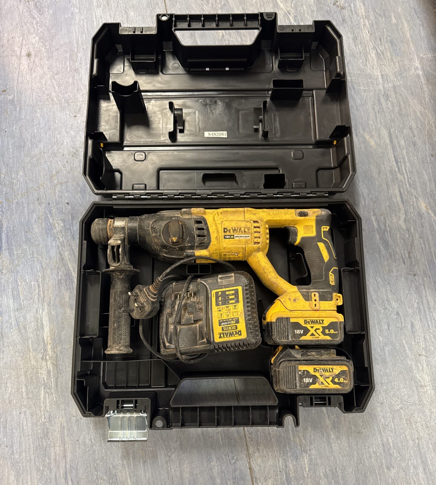 Dewalt xr cordless drill with batteries & charger - untested, battery flat