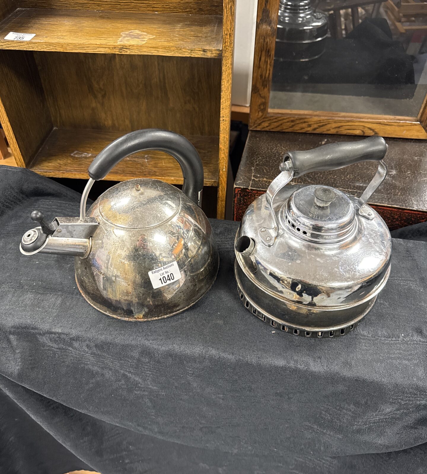 Two camping kettles - need descaling, one missing knob from handle