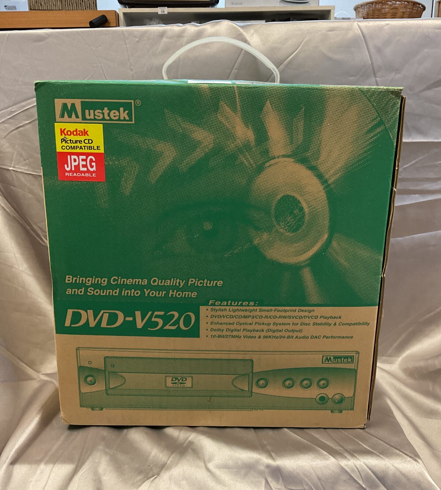 Mustek dvd-v520 dvd player boxed with remote