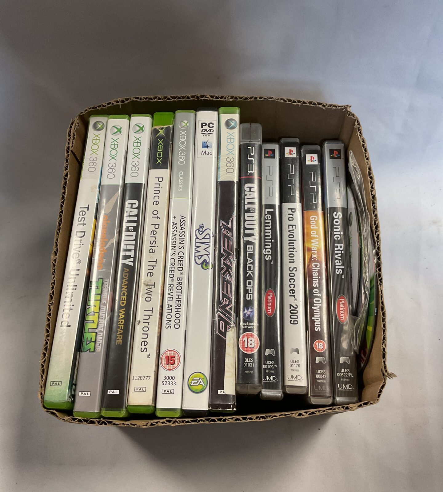 Box of xbox 360 & ps3 games inc tmnt