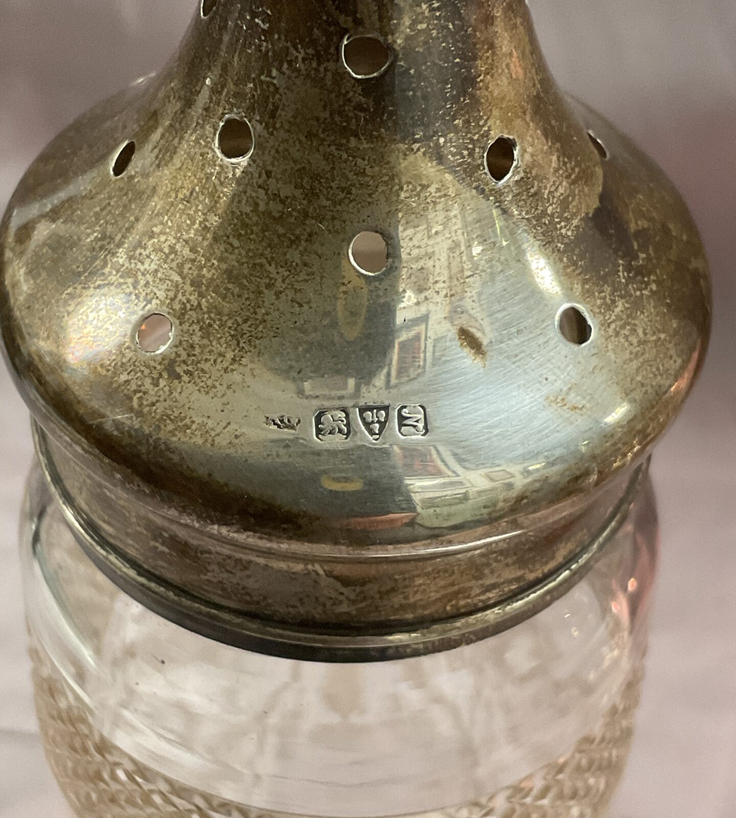 Chester Hallmarked Silver topped Sugar sifter - Image 2