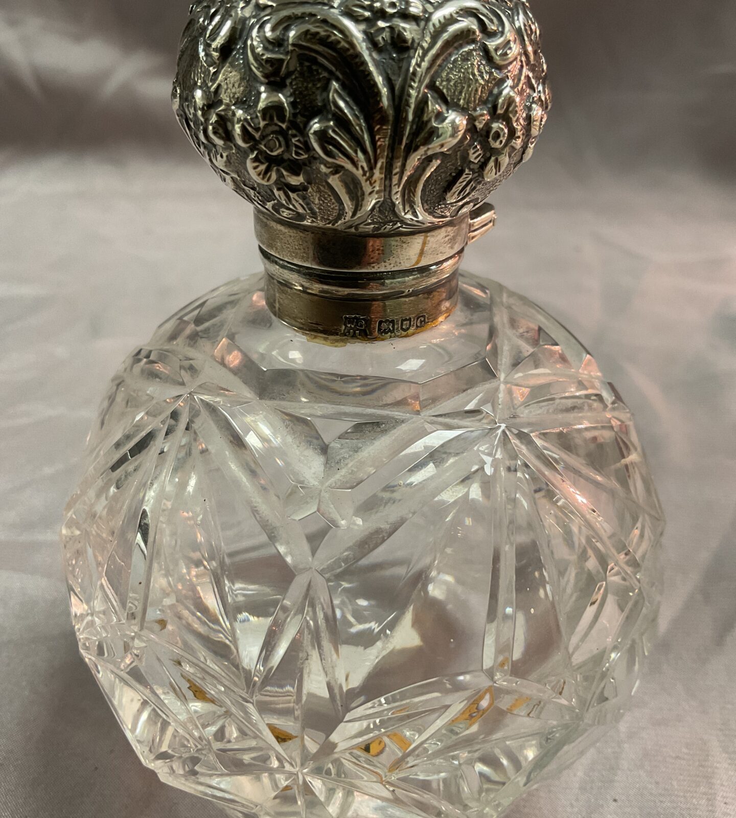 Hallmarked silver lidded Perfume bottle - Image 2