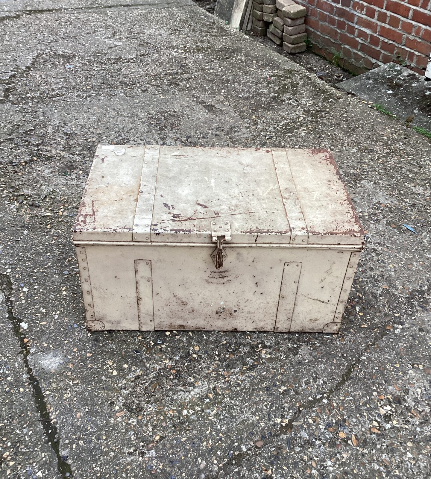 Metal storage Chest
