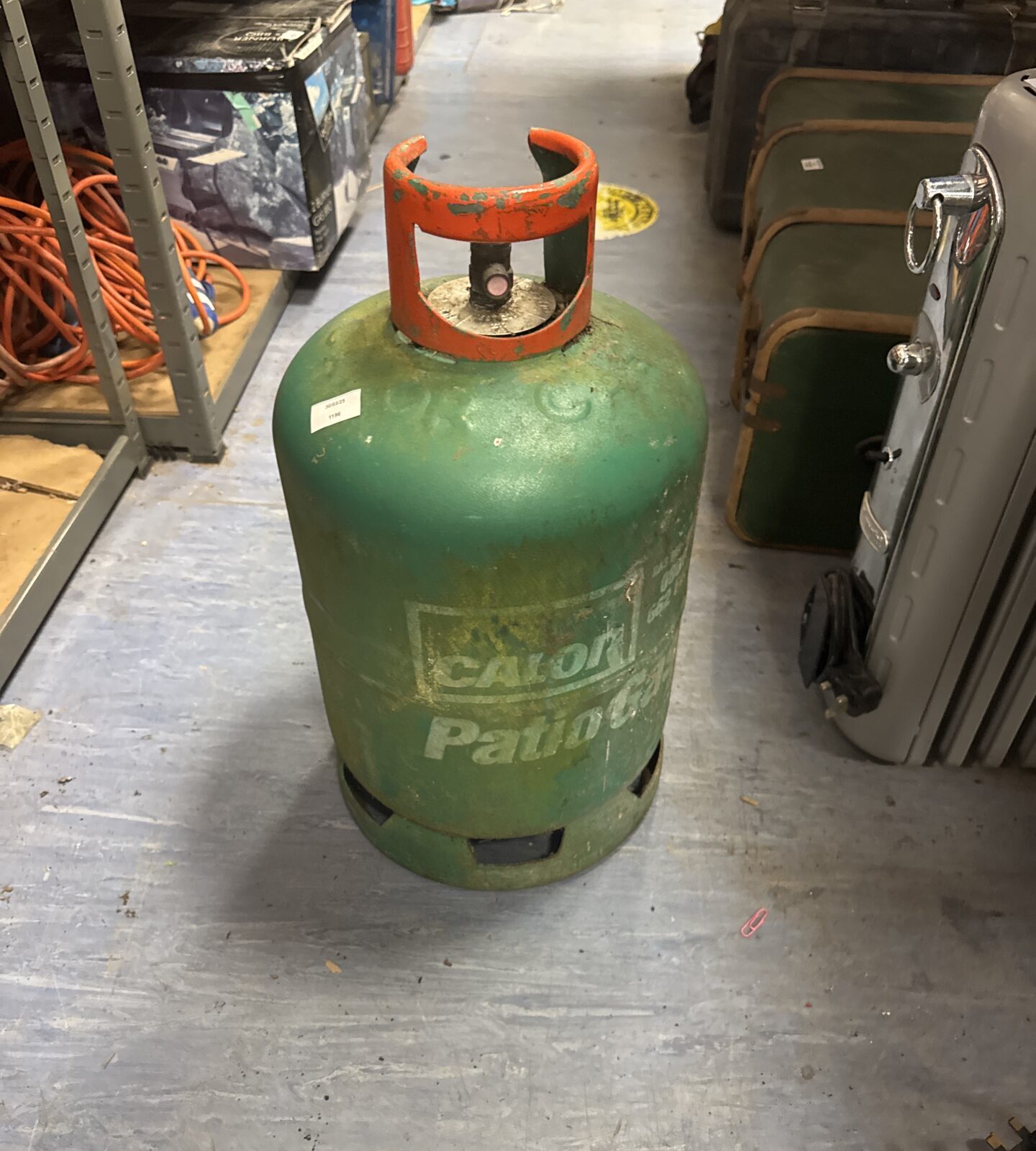 Calor patio gas canister with contents (has some in but unknown amount)