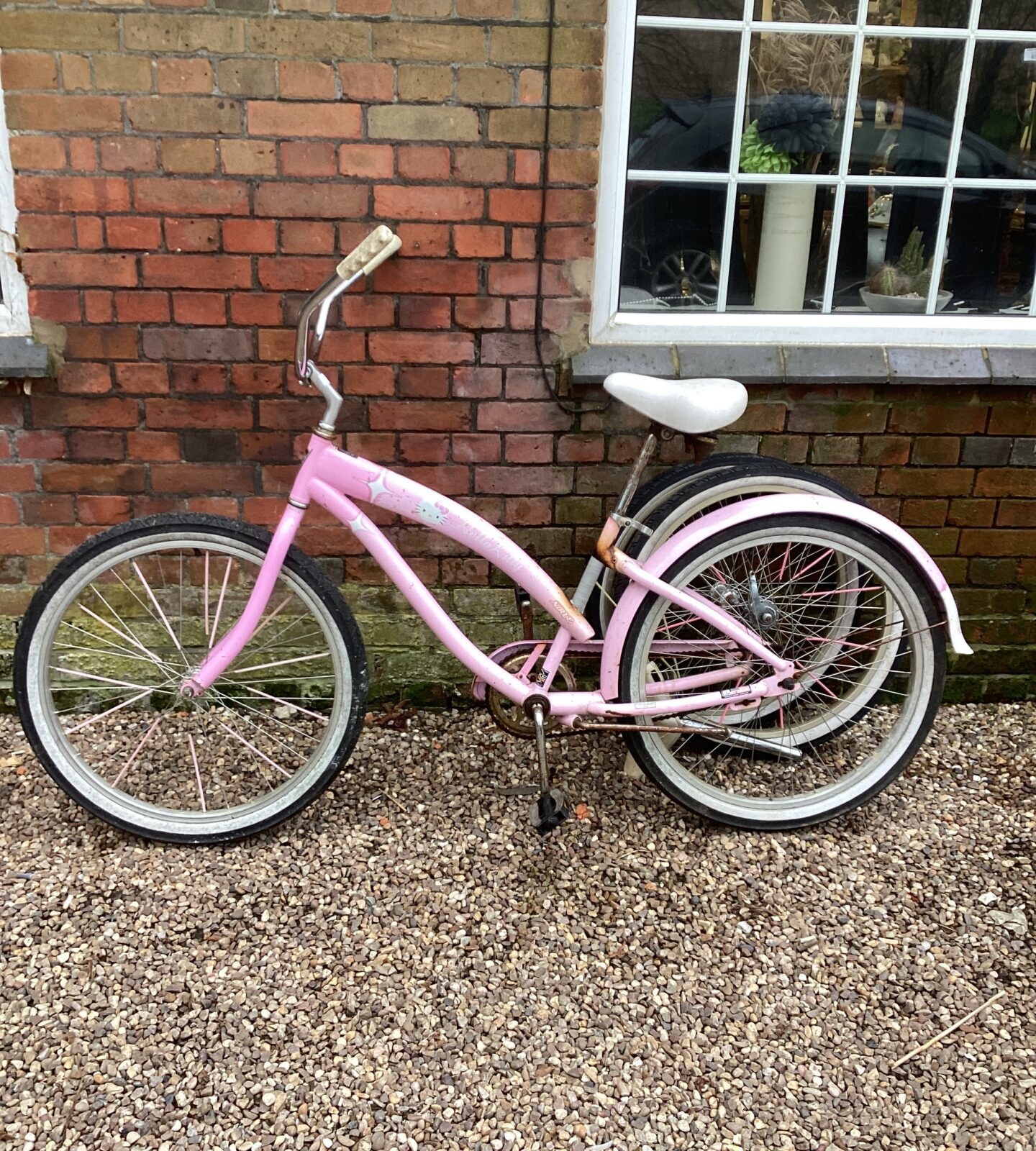 Hello Kitty California Cruiser Bike with spare wheels