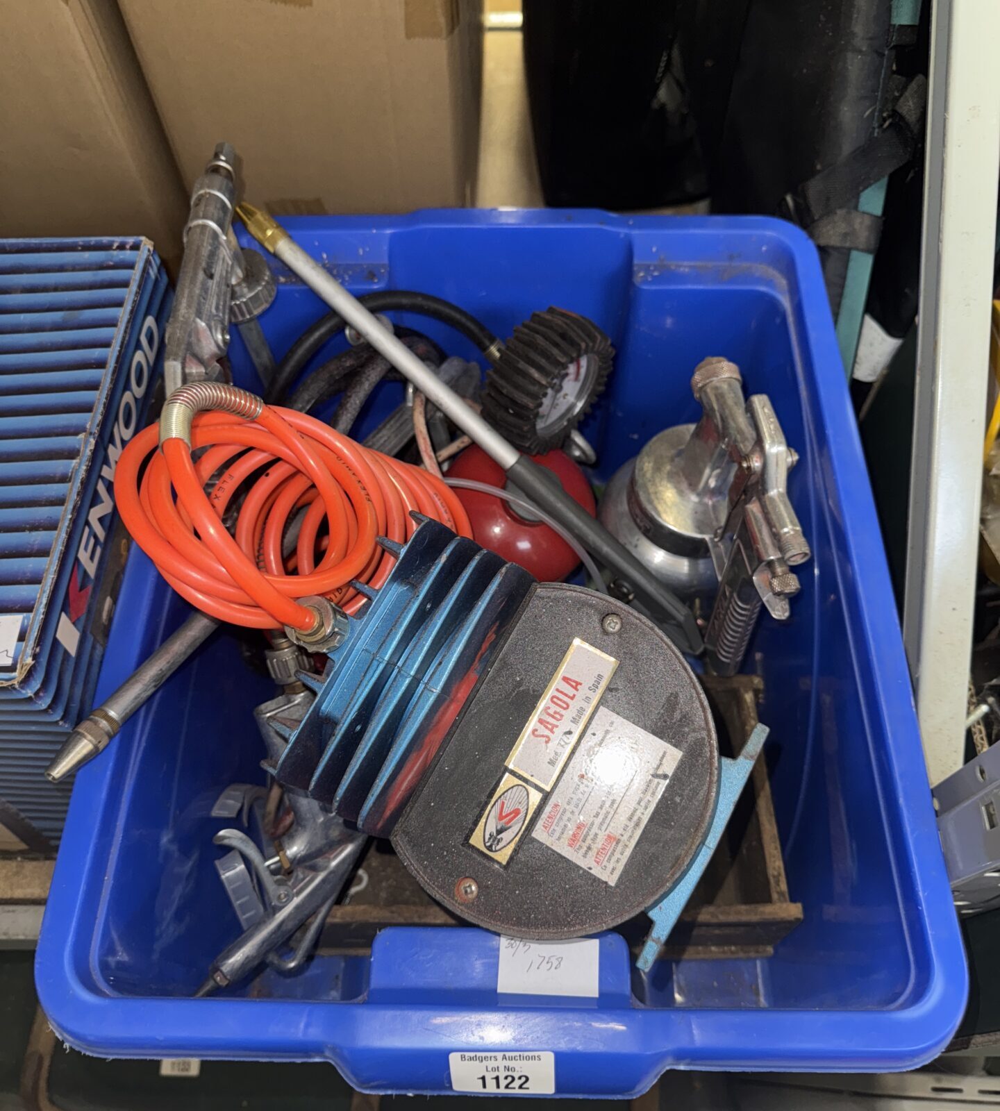 Sagola mini compressor with spray guns & other attachments