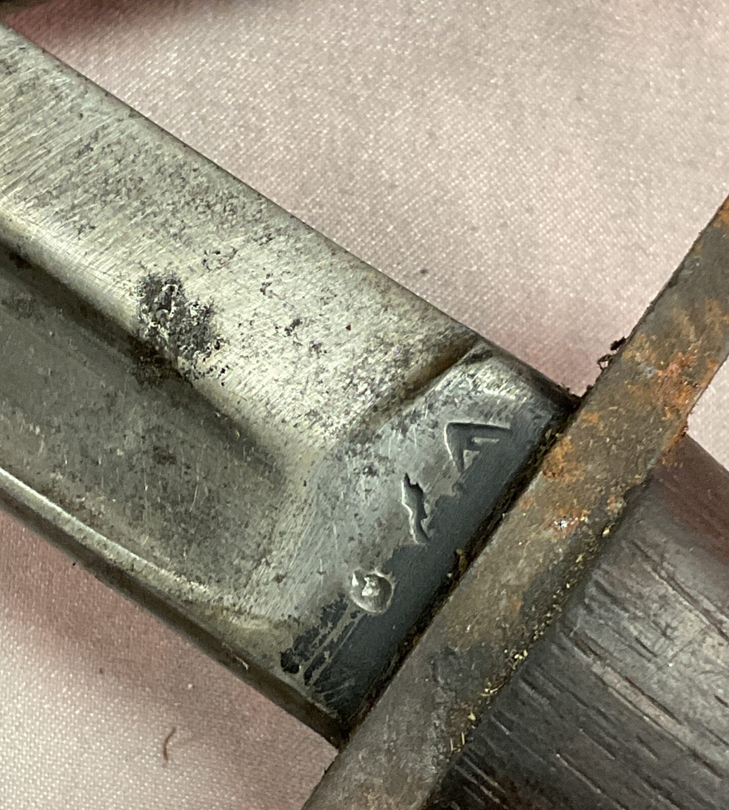 WW2 British No5 Jungle Carbine bayonet by W.S.C With scabbard - Image 3