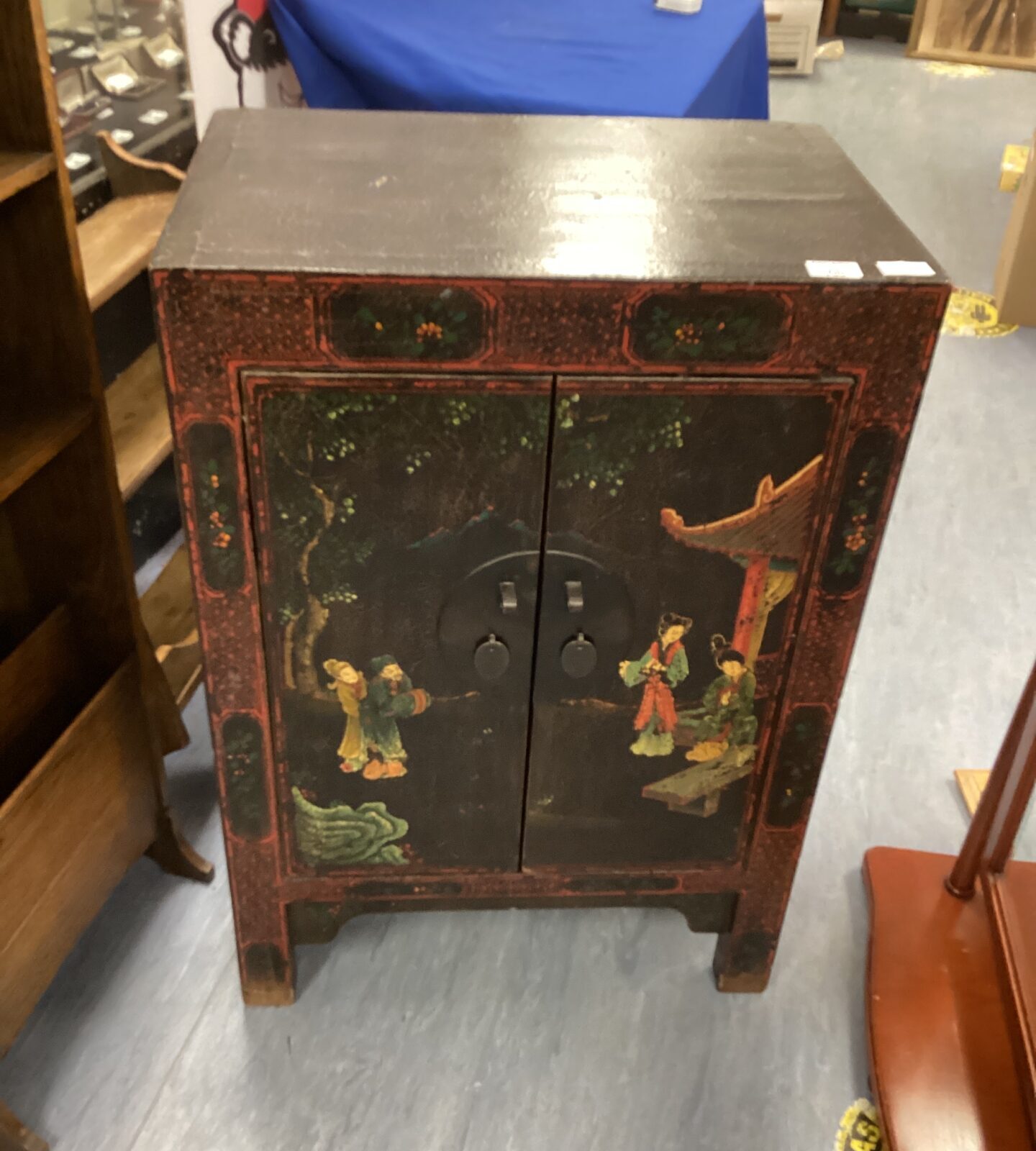 Darkwood Japanse Design Cabinet 33x23x15”