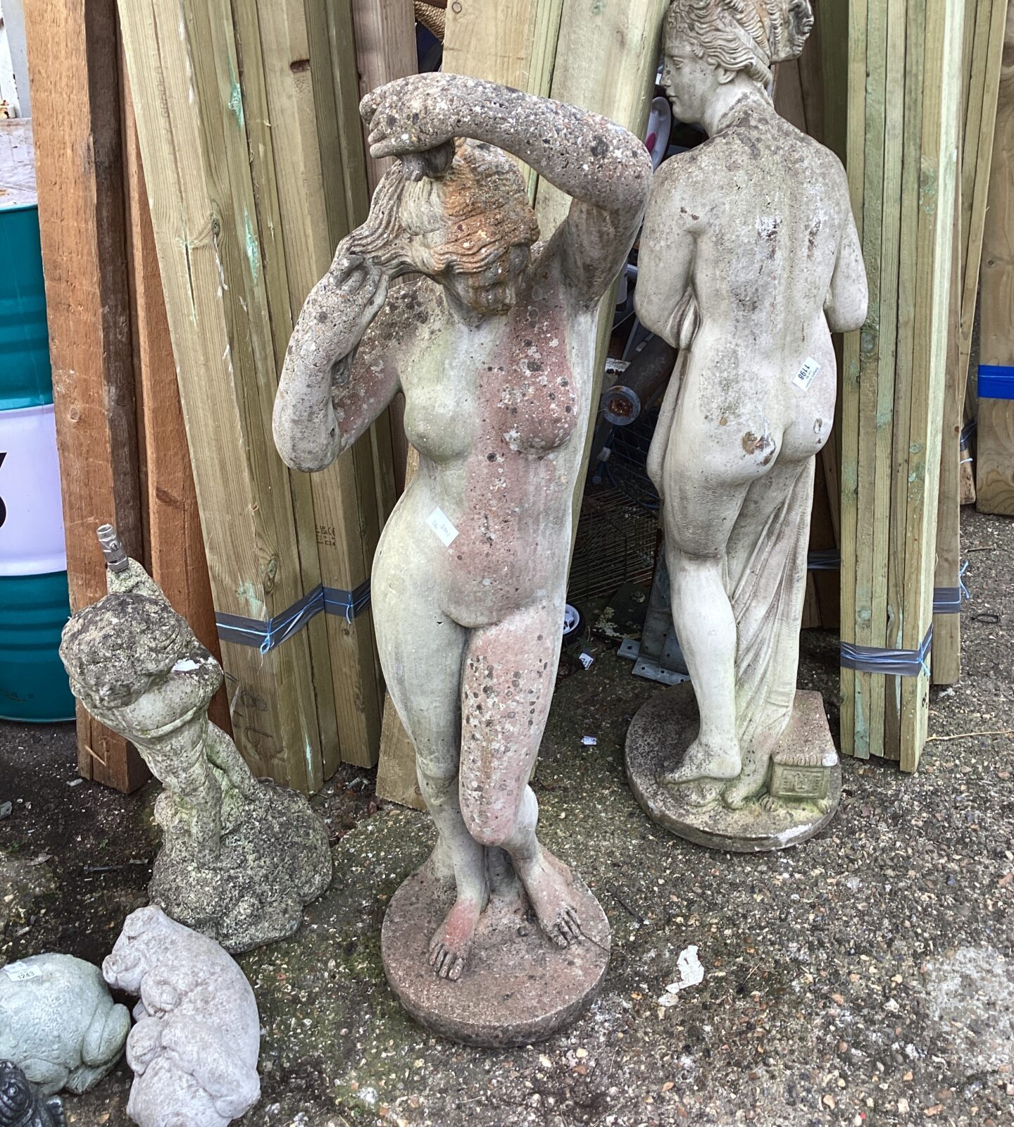 Stone effect 3’6” nude lady garden statue