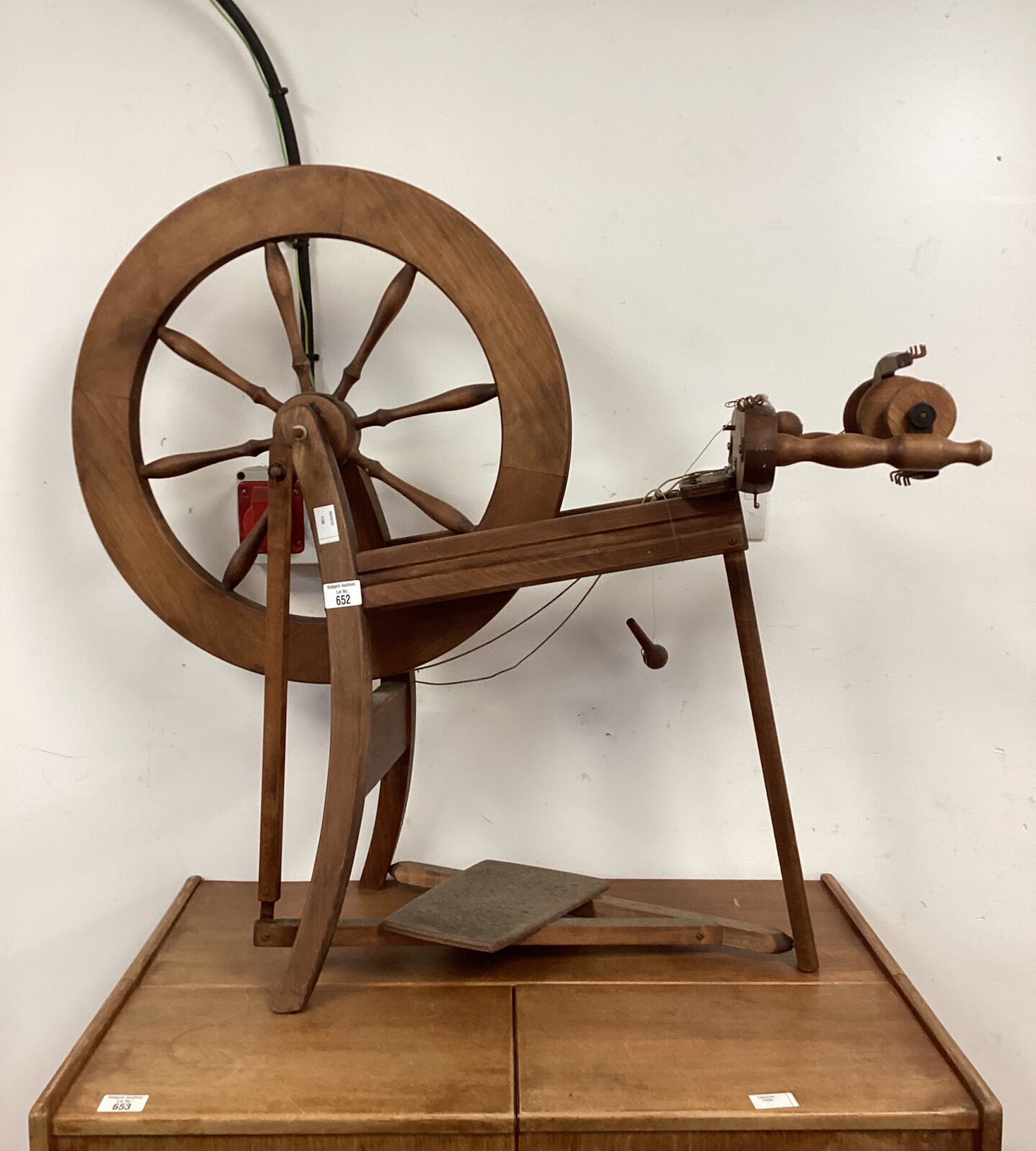 Vintage reproduction spinning wheel