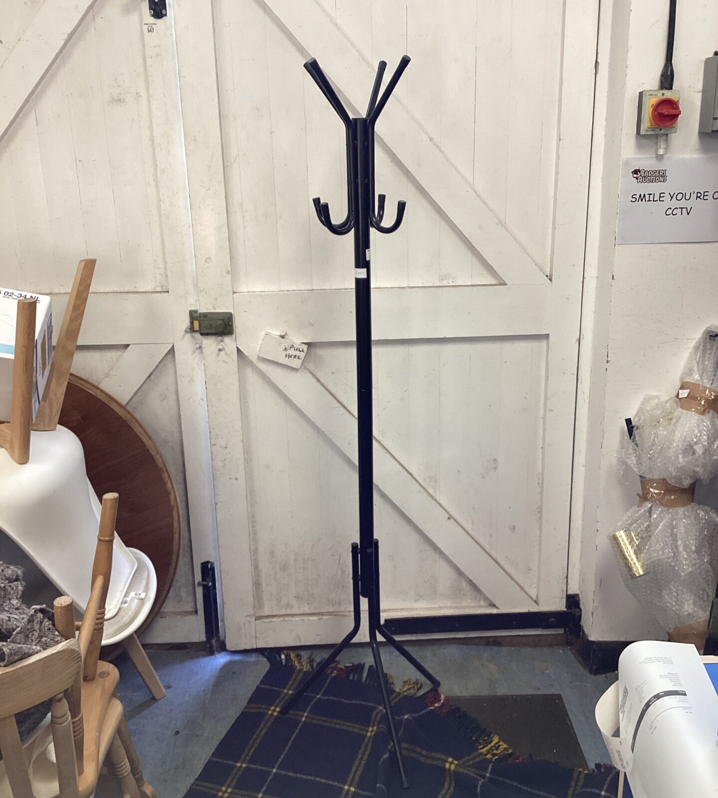 Metal coat stand