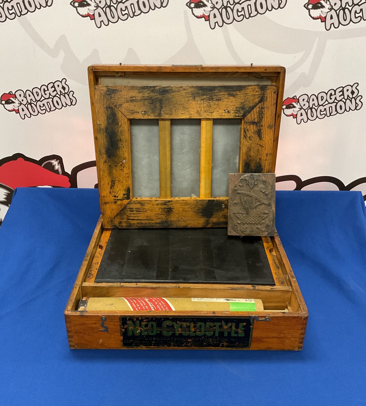Vintage neo cyclostyle duplicating apparatus