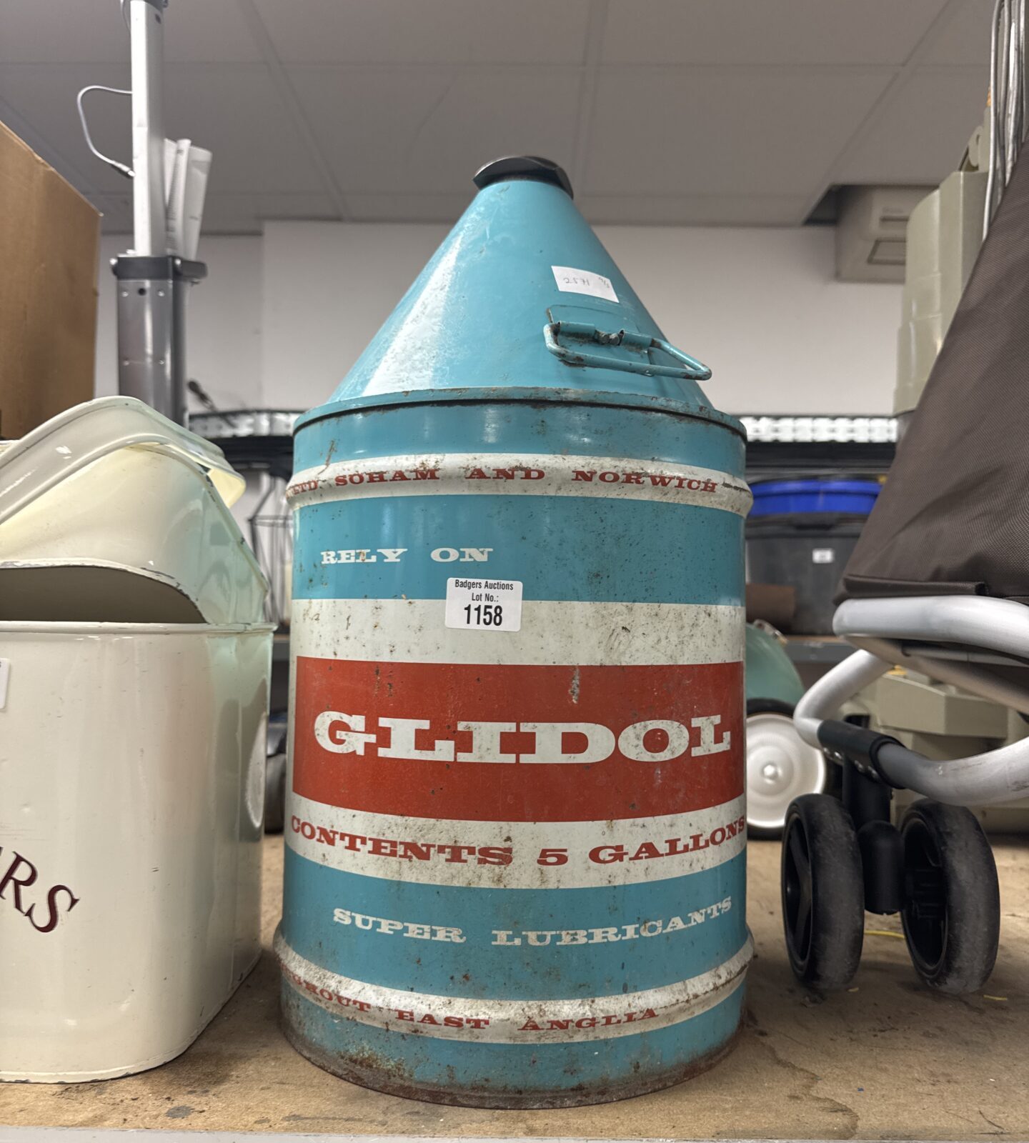 Vintage glidol 5 gallon oil drum