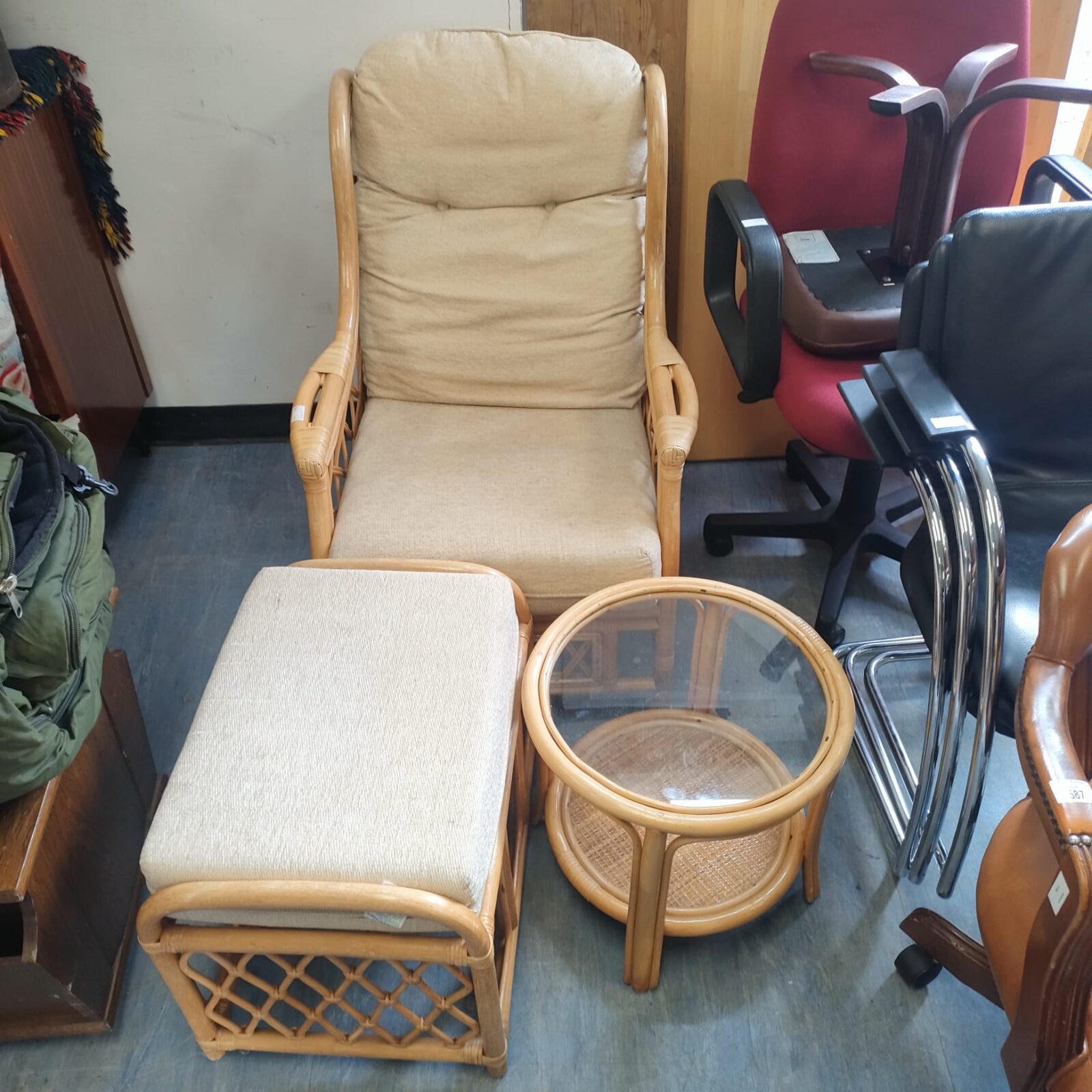 Bamboo conservatory chair with footrest & glass topped table