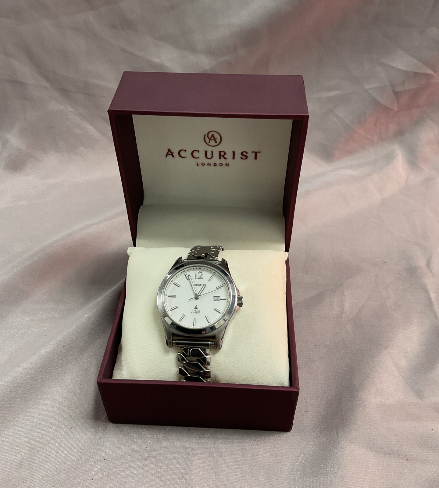 Accurist Quarts Gents wristwatch with 10 year battery working with box - Image 2
