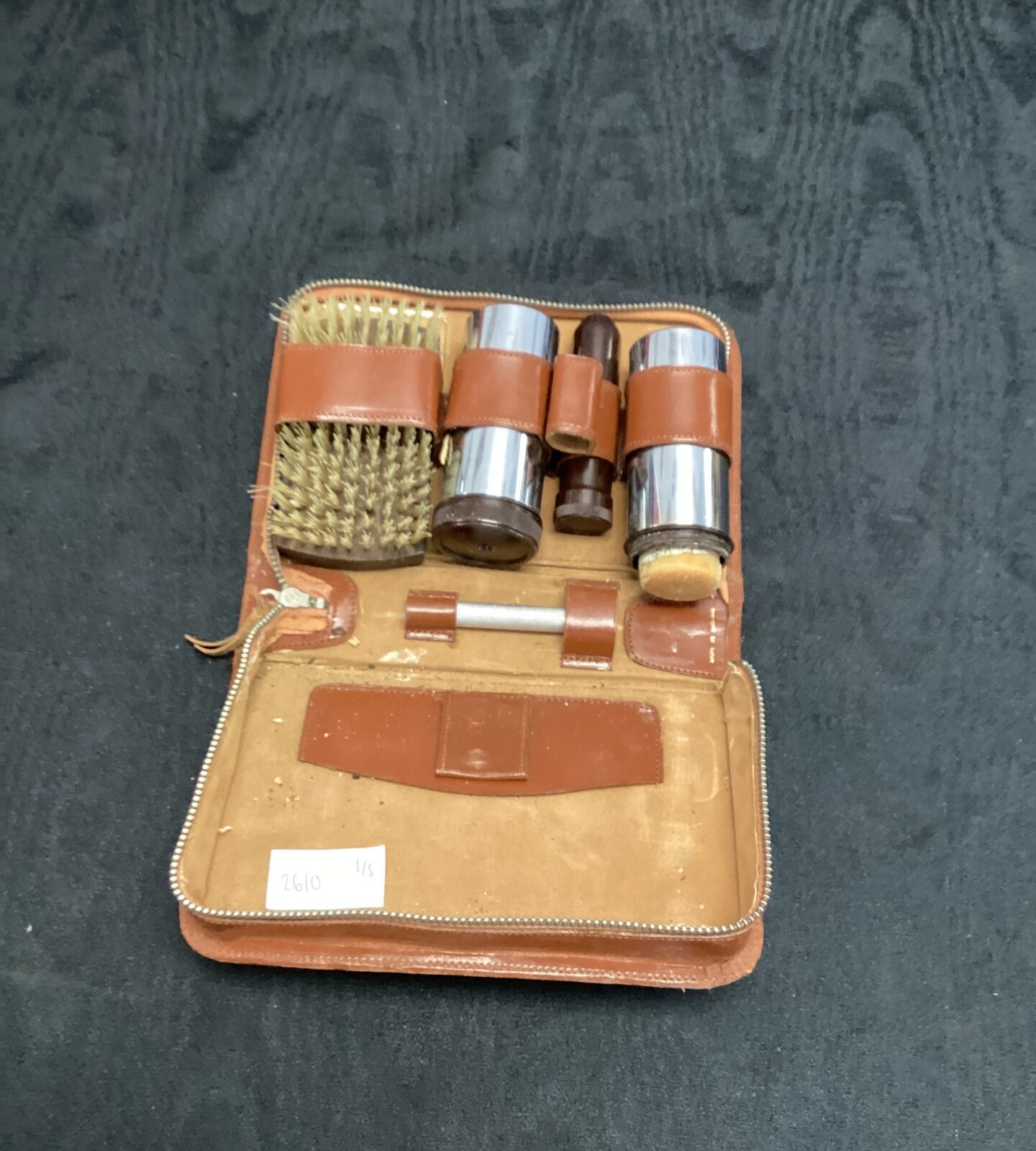 Vintage Gentlemans Travel Grooming Kit in leather case