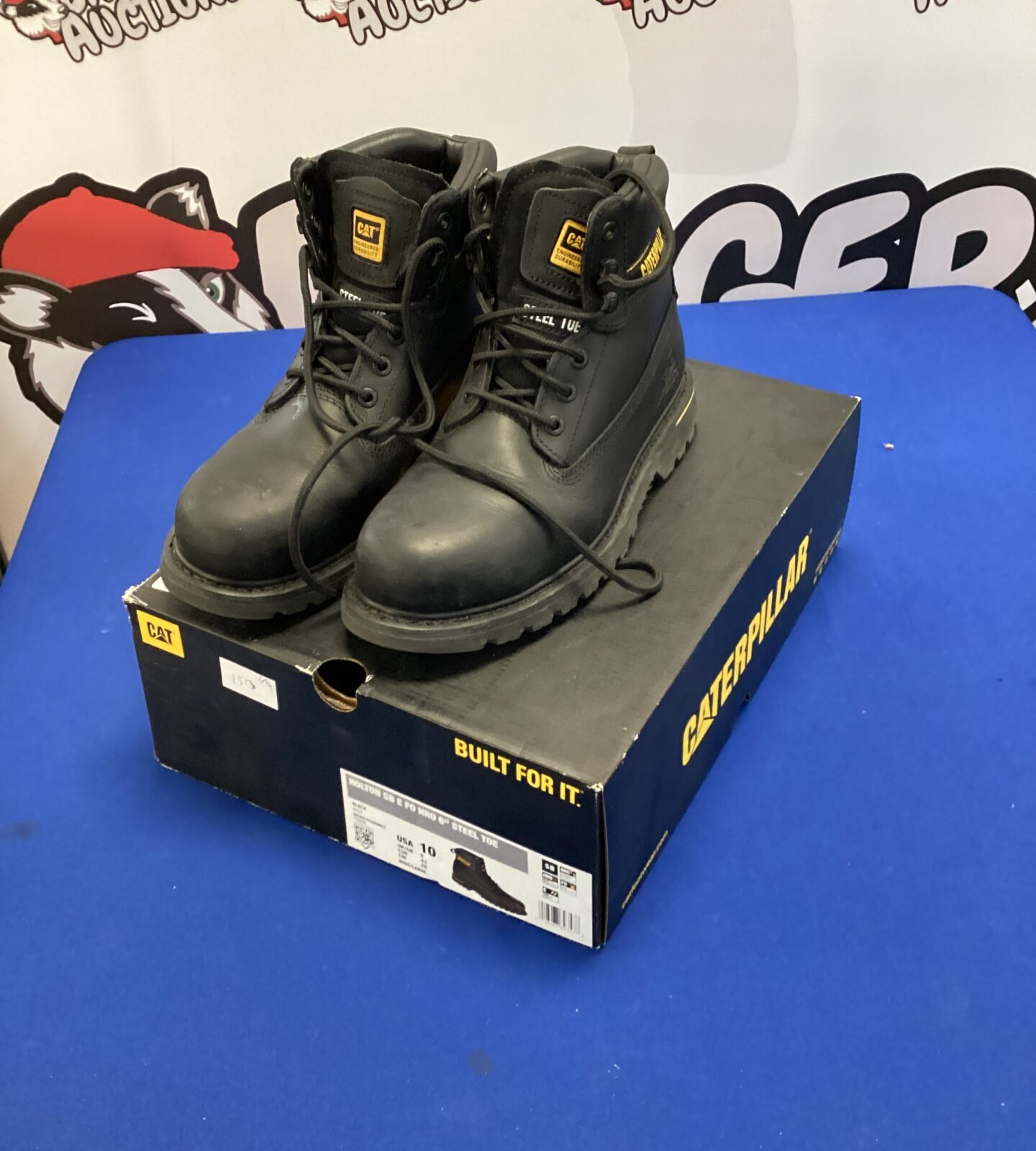 Pair of size 9 caterpillar safety boots