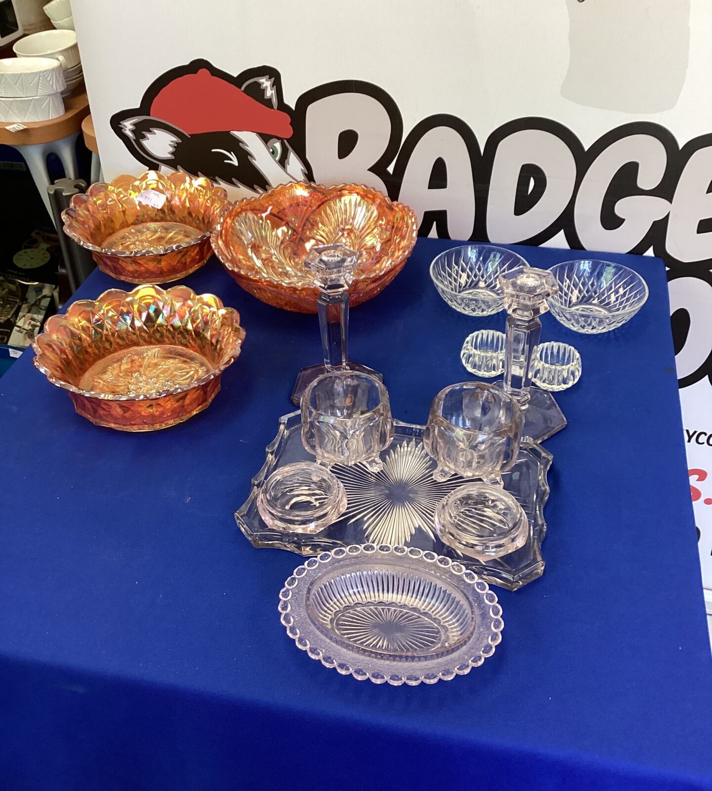 Selection of glass items inc carnival glass bowls