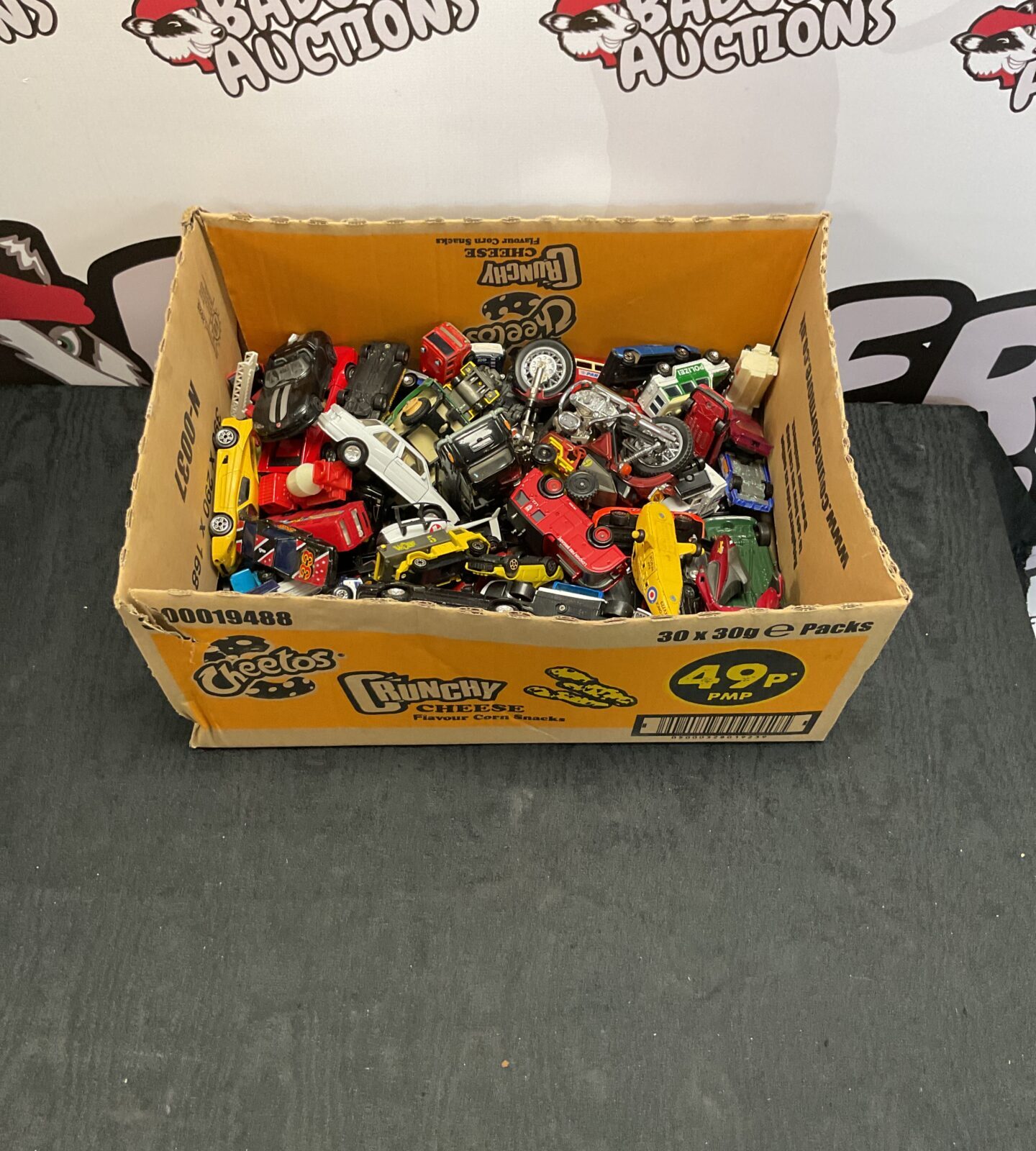 Collecof mixed diecast models inc ertl, burago, corgi and lledo