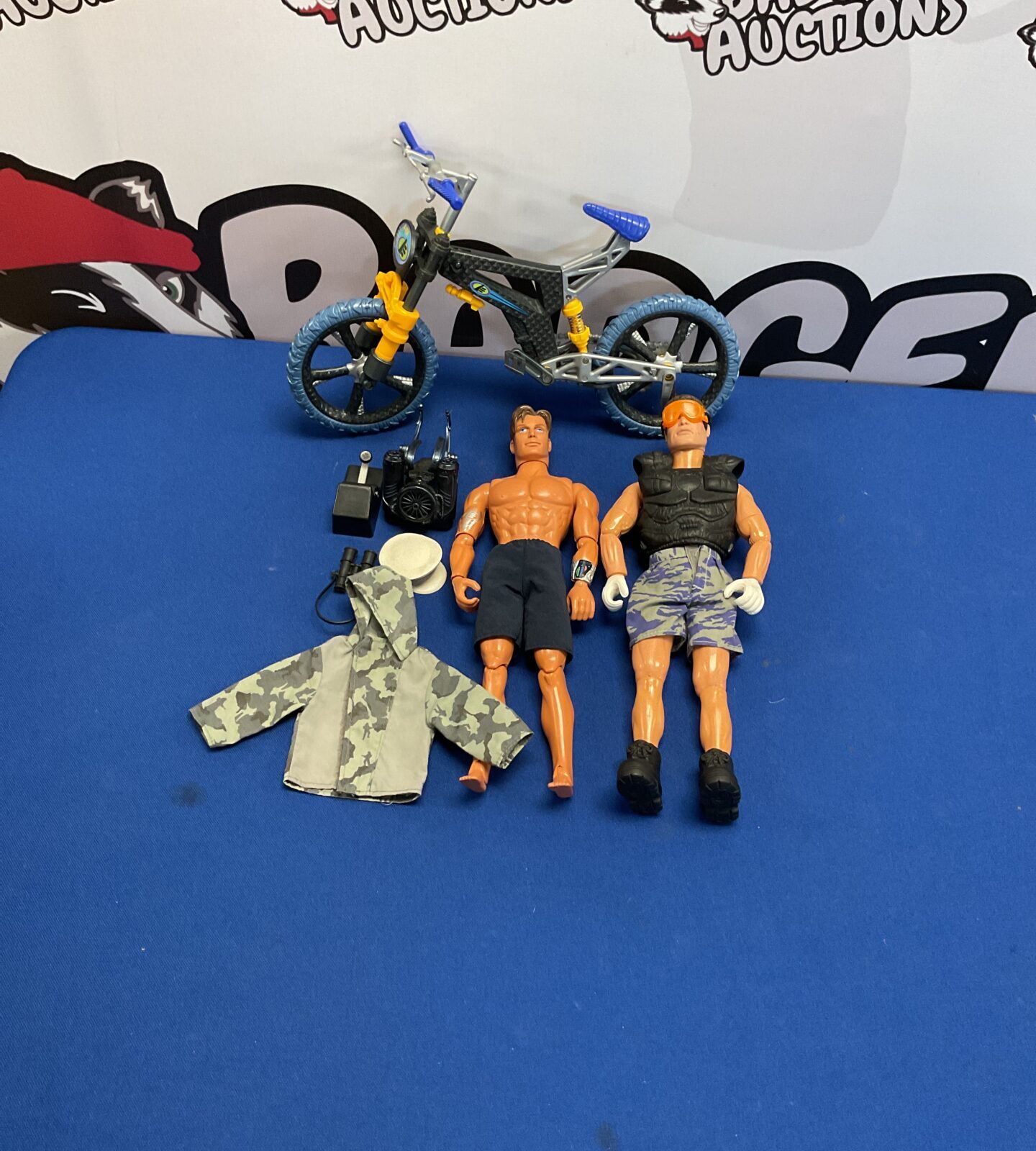 Two action figures and accessories to inc 1993 action man figure and mattel