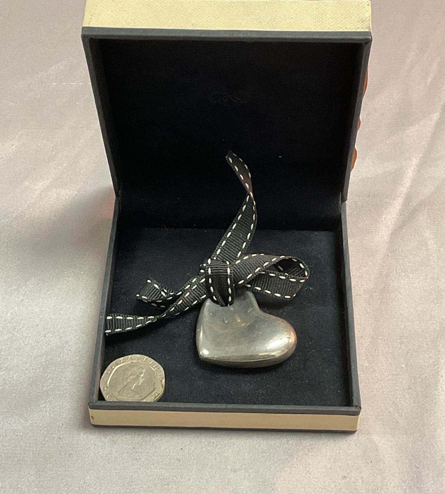 Links of London hallmarked silver heart pendant