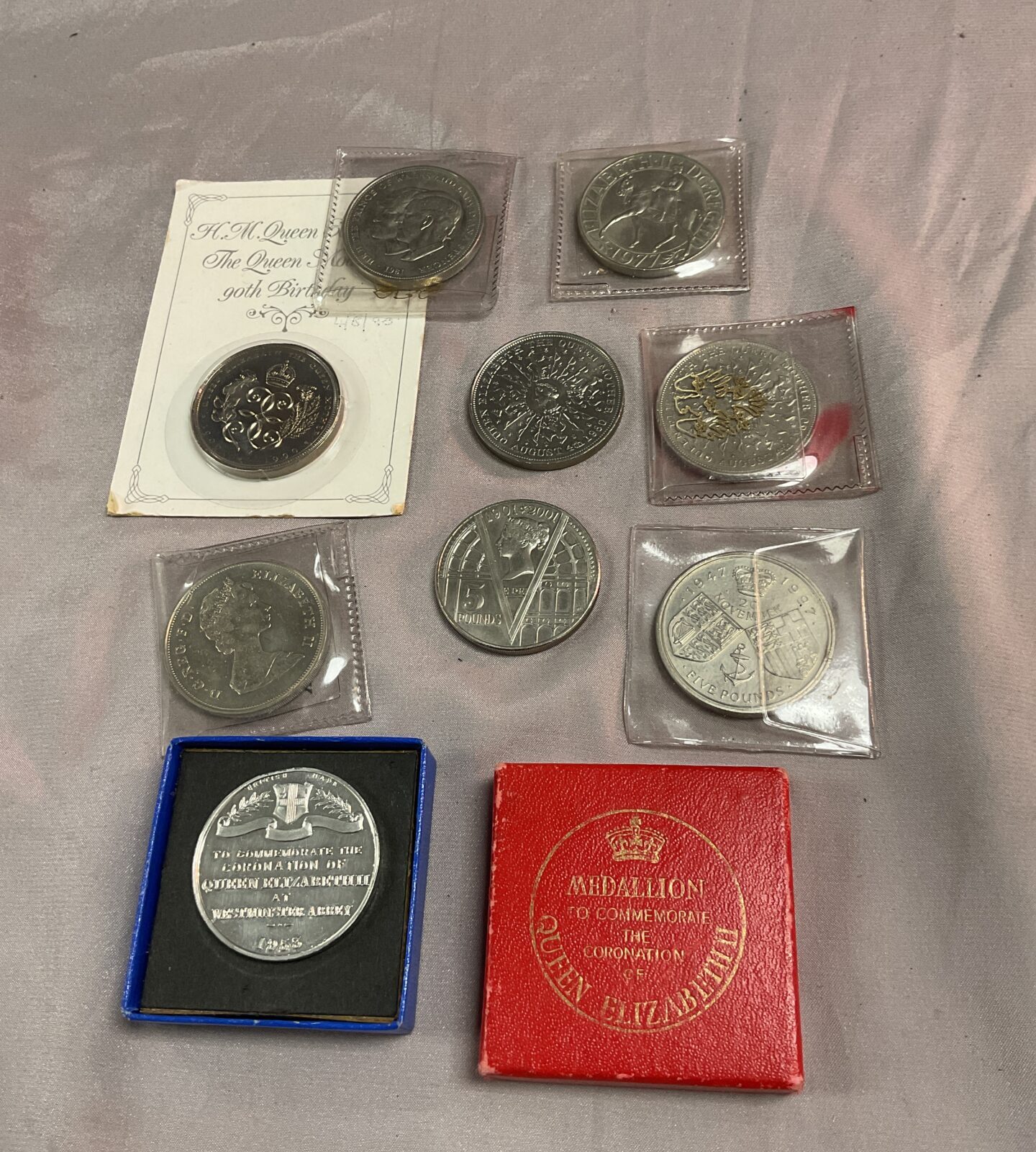 Collection of commemorative coins Inc £5 And Five shilling coin