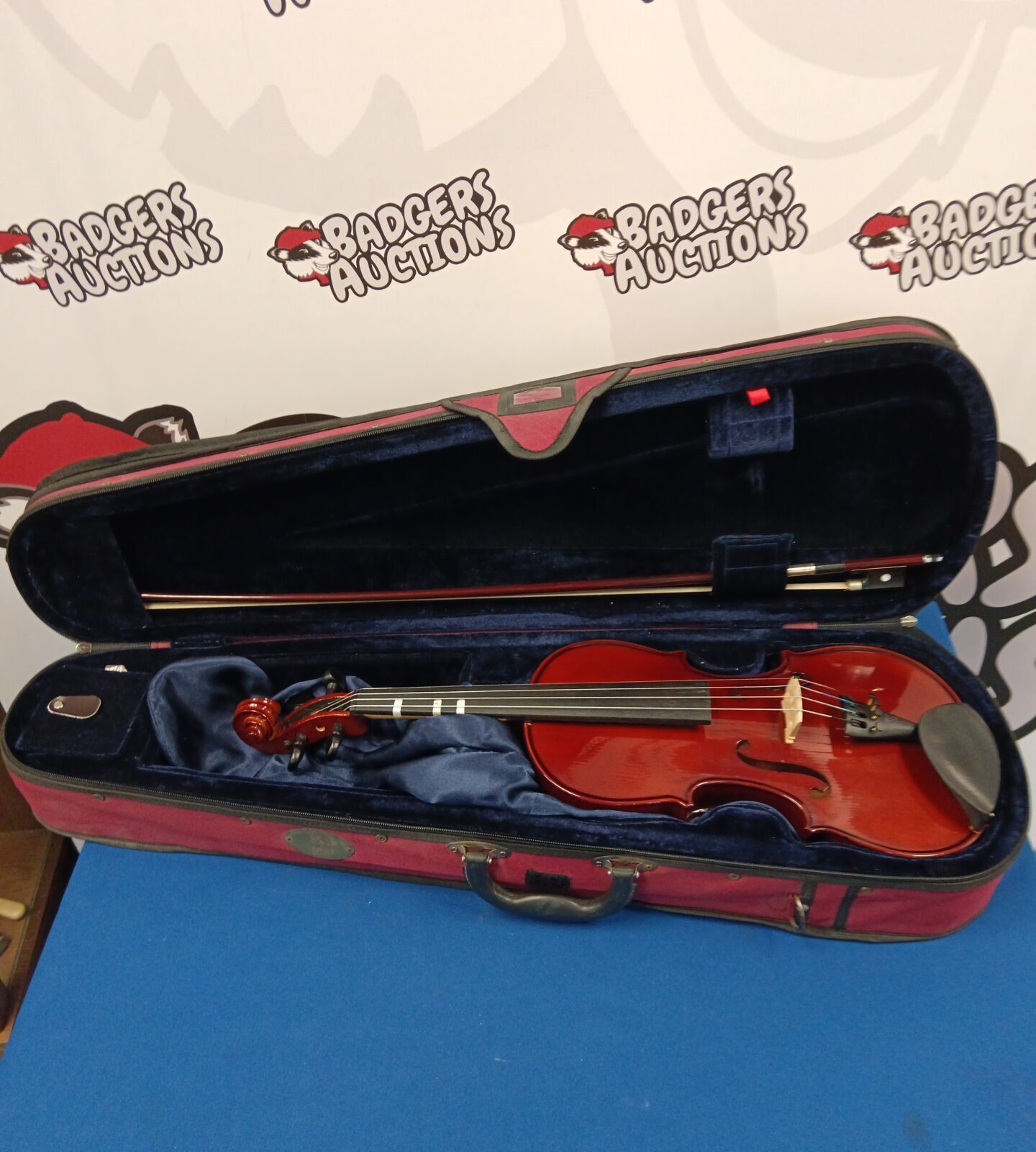 The stentor student 2 violin in case with bow