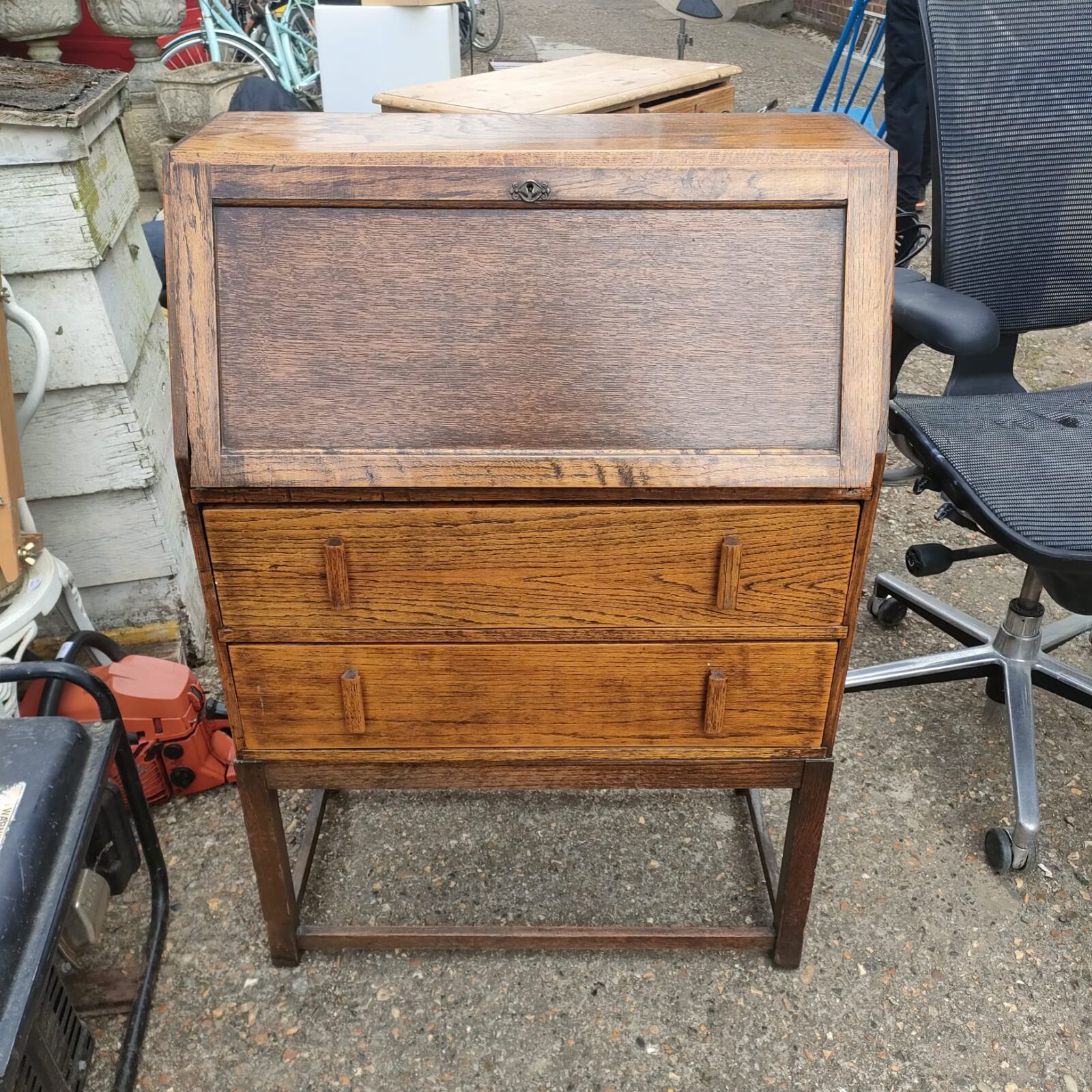 small ladies writing bureau